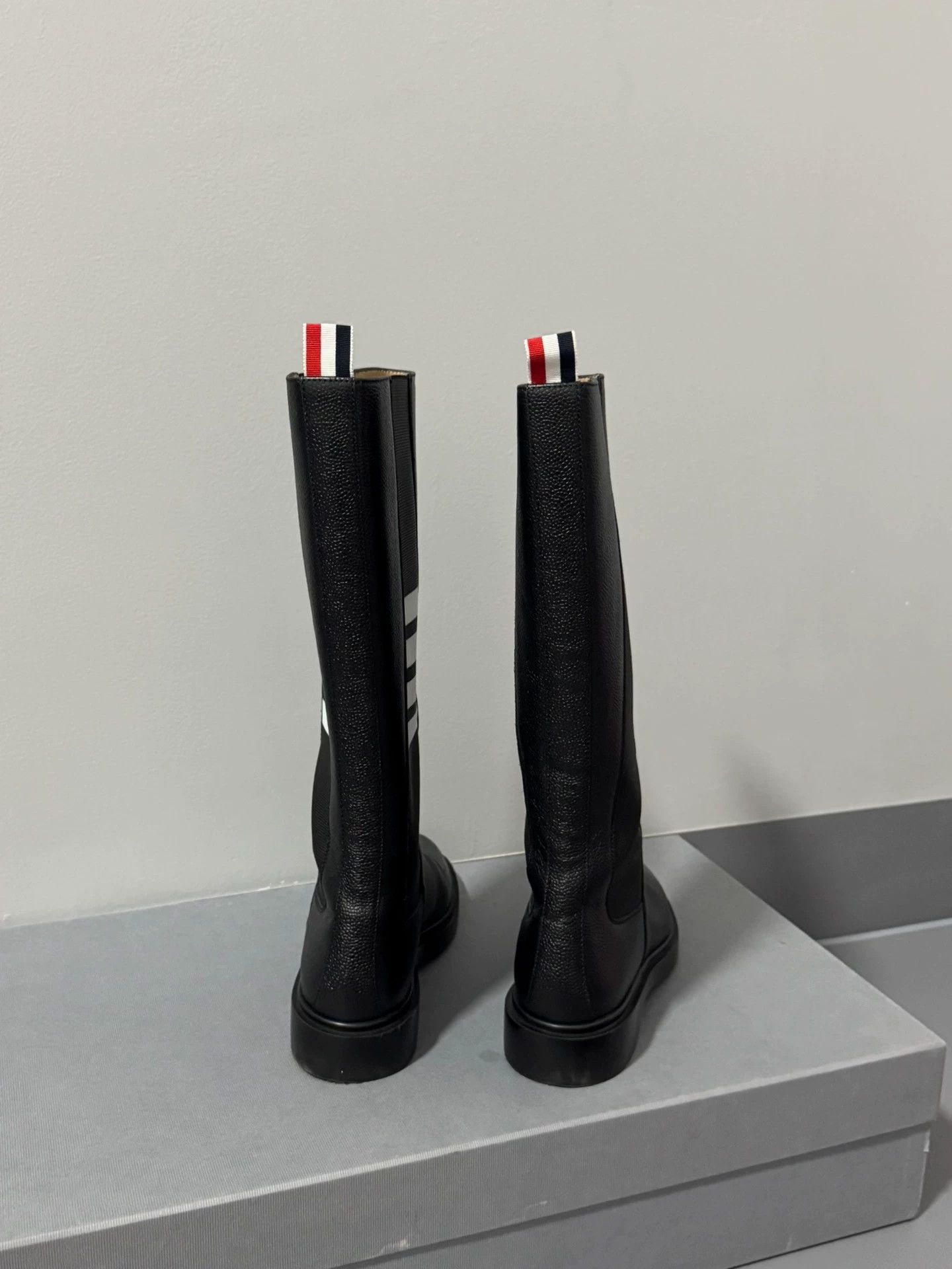 Thom Browne Thom Browne 4-Stripe Pebble Leather Chelsea Tall 37 Size US 6.5 / IT 36.5 - 4 Thumbnail