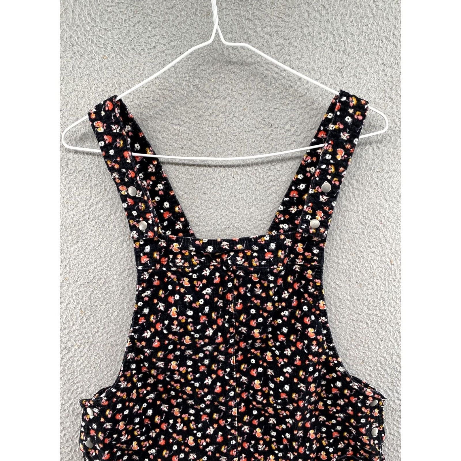 Vintage XHILARATION Black Floral Corduroy Overall Dress Mini Length M Women Size 32" / US 10 / IT 46 - 2 Thumbnail