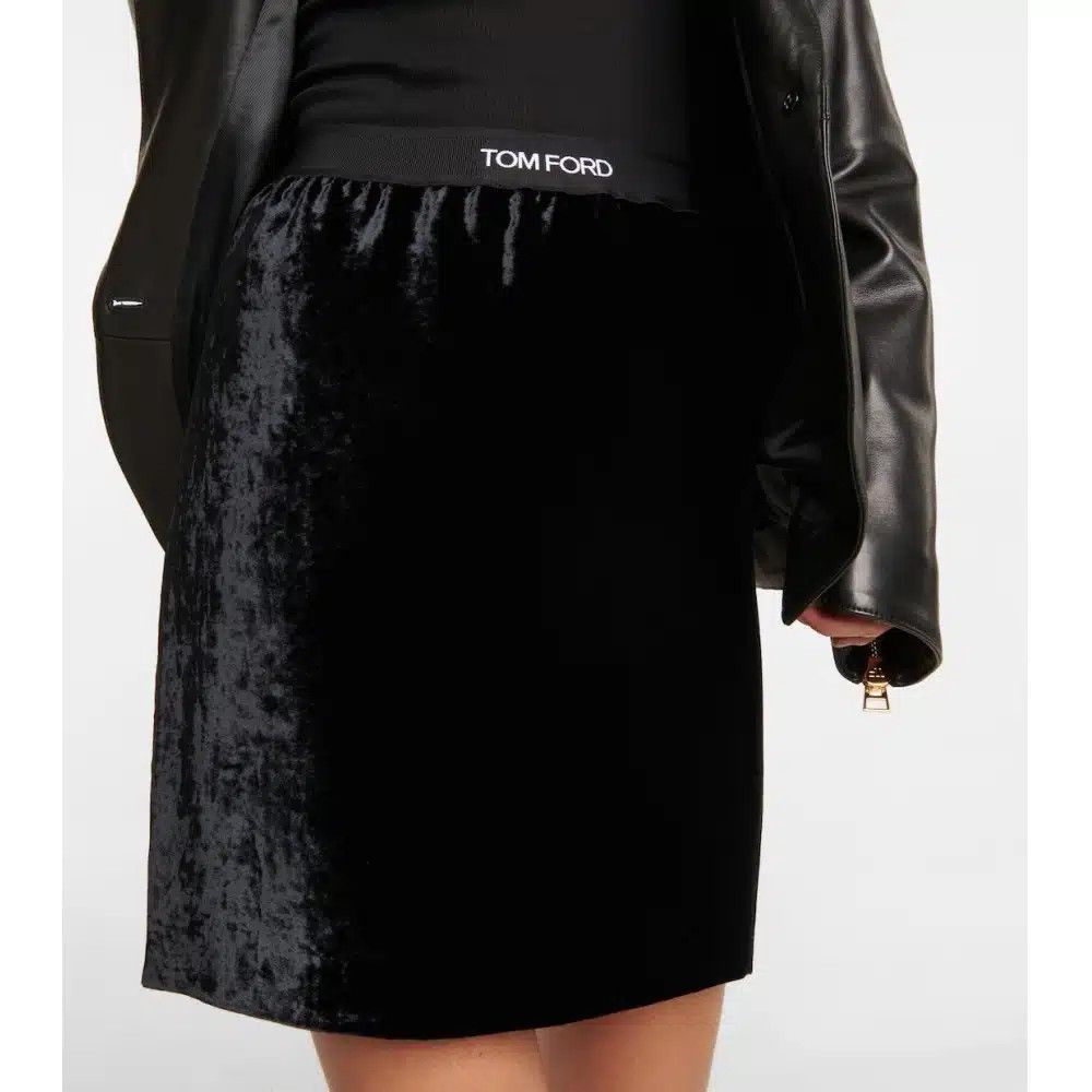 Tom Ford o1loc1c1224 GC5647 Velvet Mini Skirt in Black Size 25" / US 0 / IT 36 - 2 Thumbnail