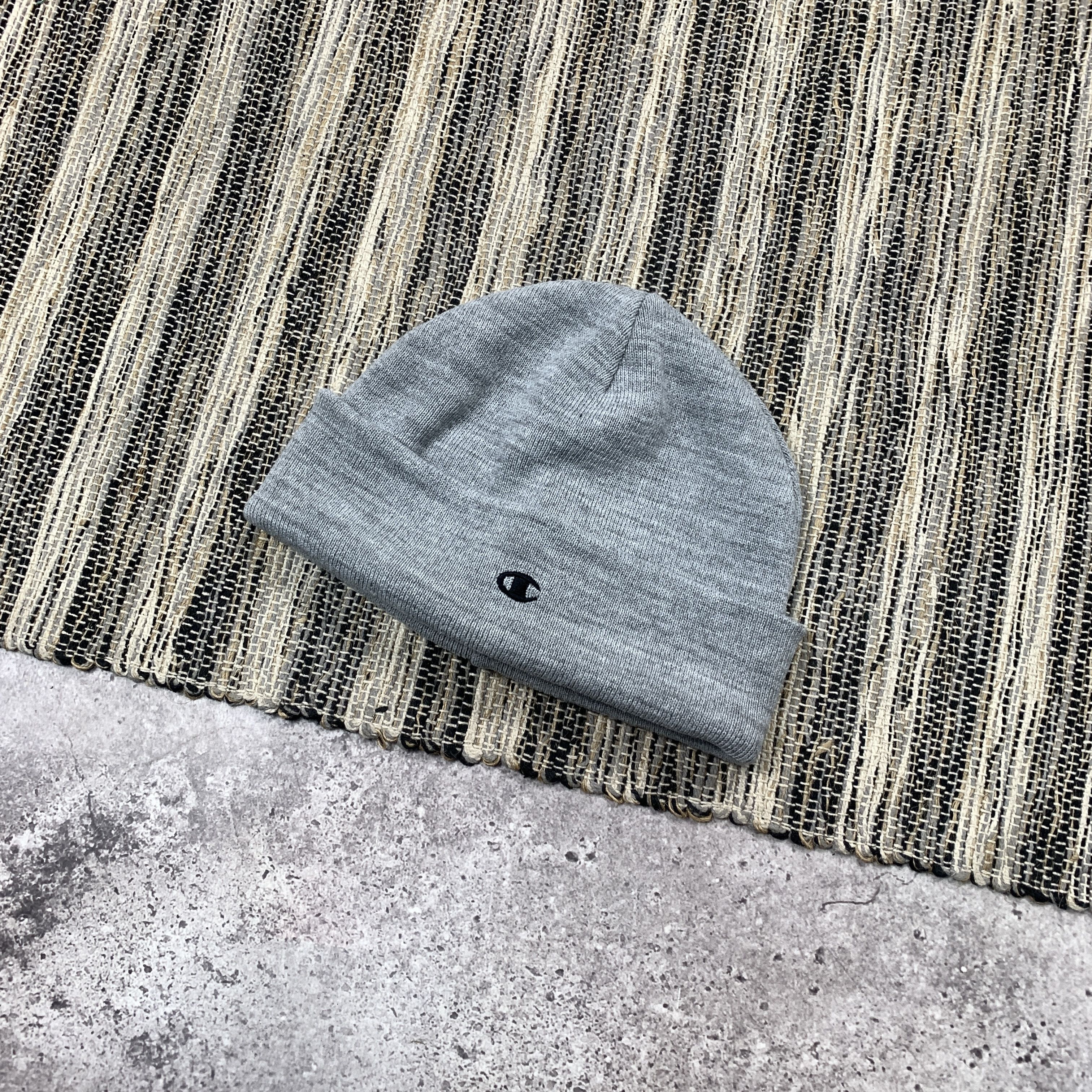 Champion Vintage Champion 90s Icon Grey Beanie Winter Hat Size ONE SIZE - 1 Thumbnail