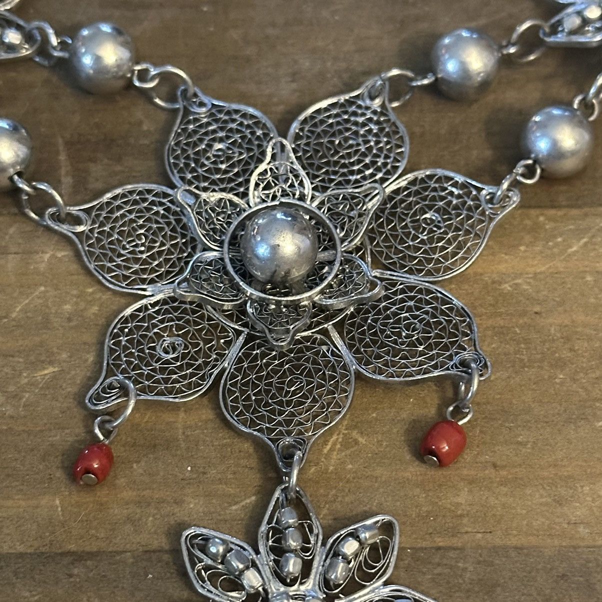 Other Intricate hand crafted sculptured flower statement necklace Size ONE SIZE - 4 Thumbnail