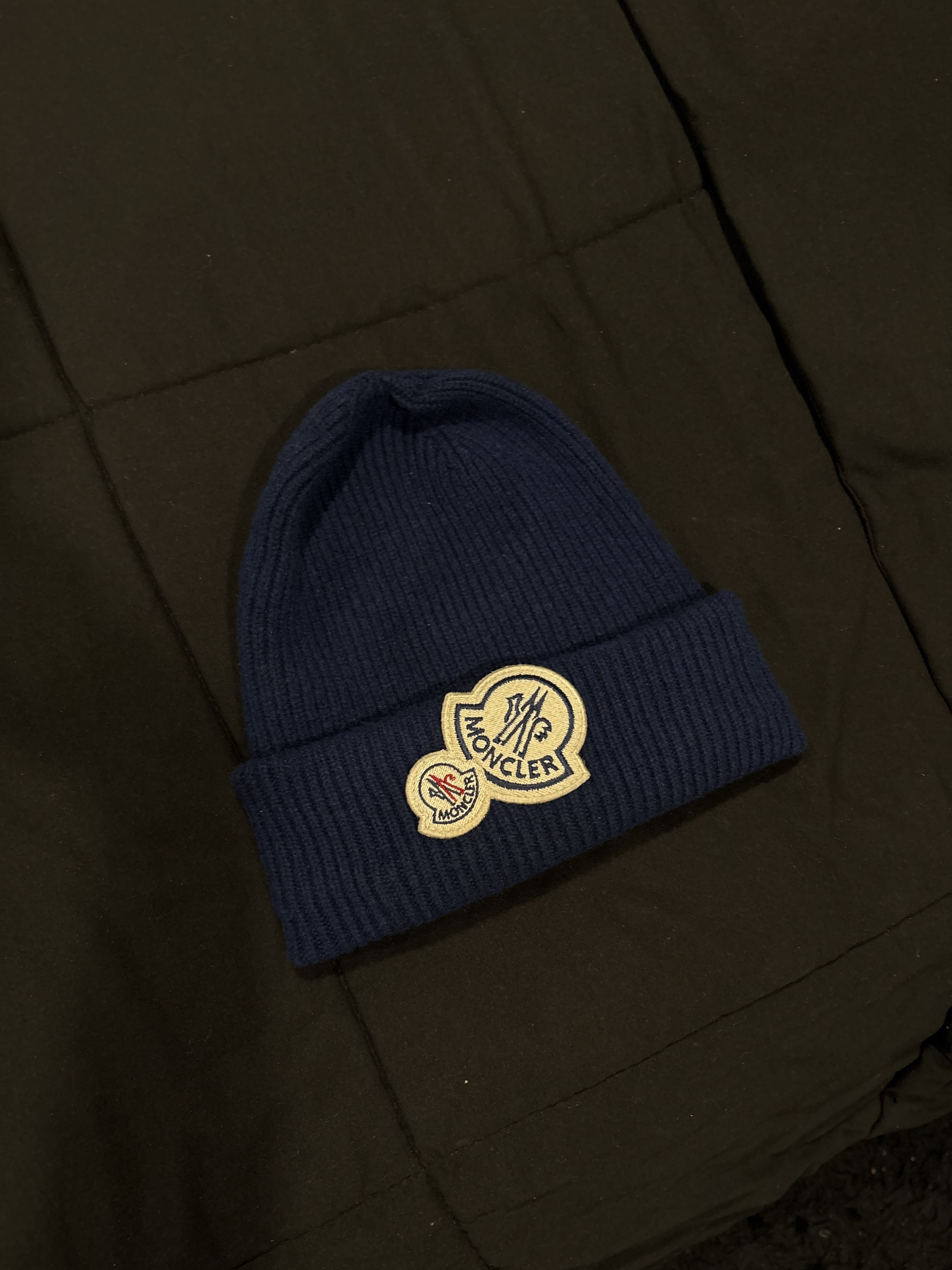 Moncler Moncler Berretto Double Logo Rib Knit Beanie Navy Blue Size ONE SIZE - 1 Thumbnail