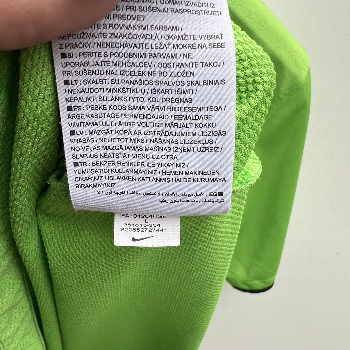 Nike CELTIC 2010 2011 SHIRT FOOTBALL SOCCER JERSEY Nike Size US L / EU 52-54 / 3 - 13 Thumbnail