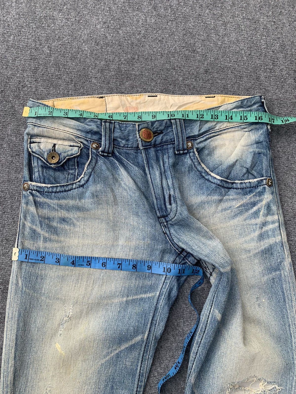 Edwin 𝗙𝗟𝗔𝗥𝗘 EDWIN BLUE TRIP VERY RARE & DISTRESSED. Size US 33 - 9 Thumbnail