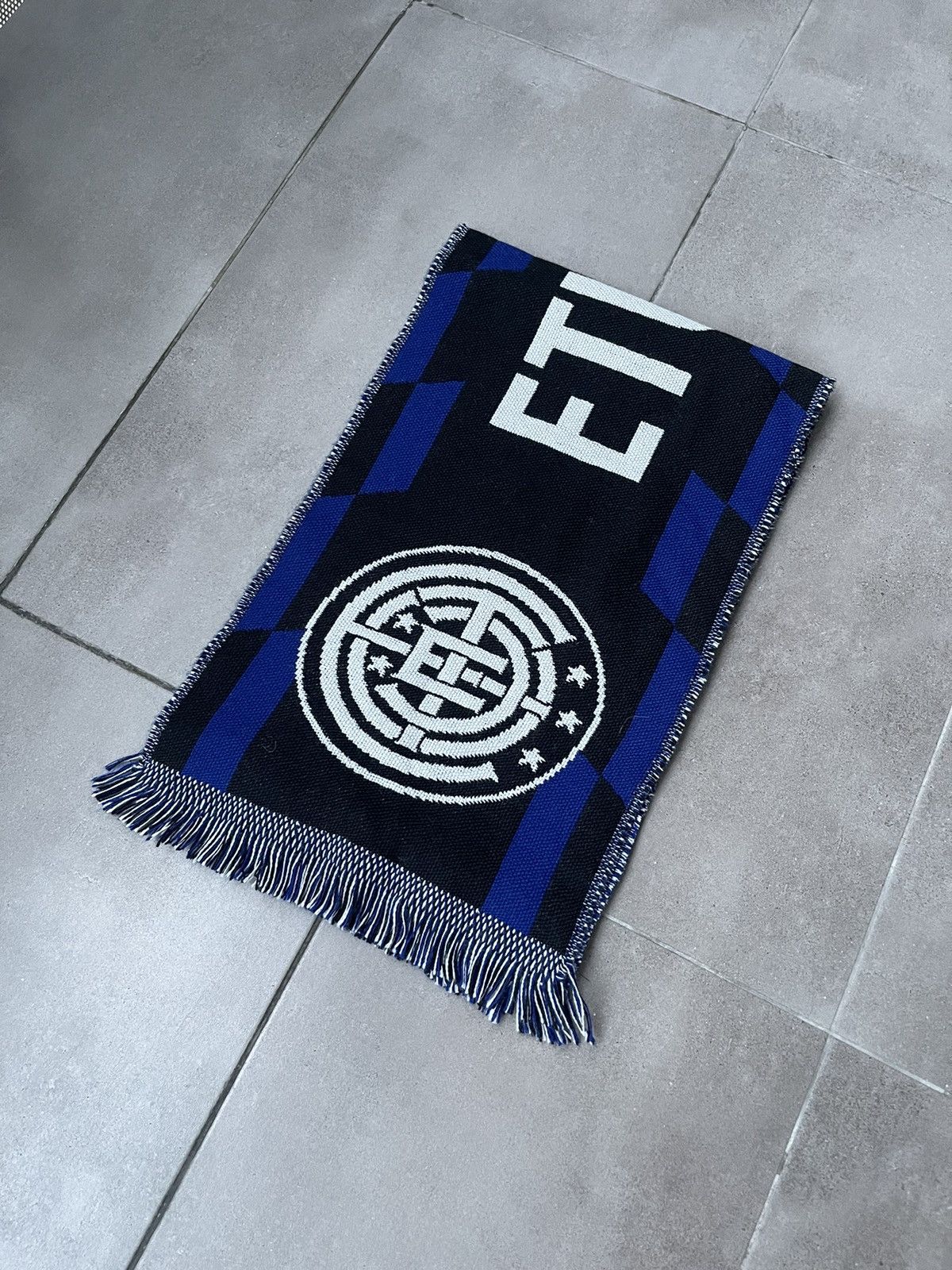 Etudes !DS! SS23 Etudes Intarsia Knit Black Blue Soccer Scarf Size ONE SIZE - 1 Thumbnail
