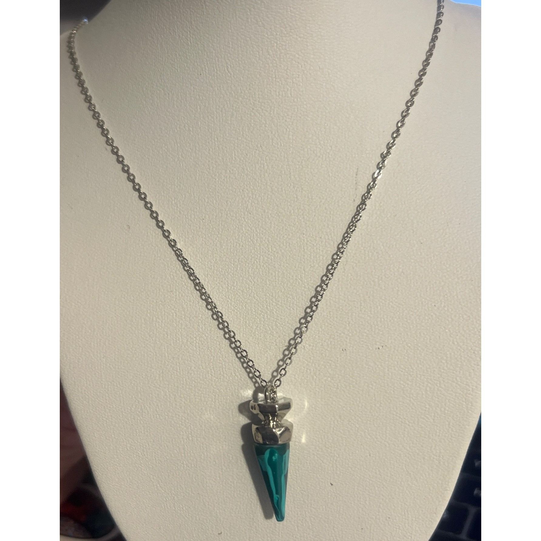 Other Silver Tone Necklace Faux Malachite 1.25" Cone Pendant State Size ONE SIZE - 1 Thumbnail