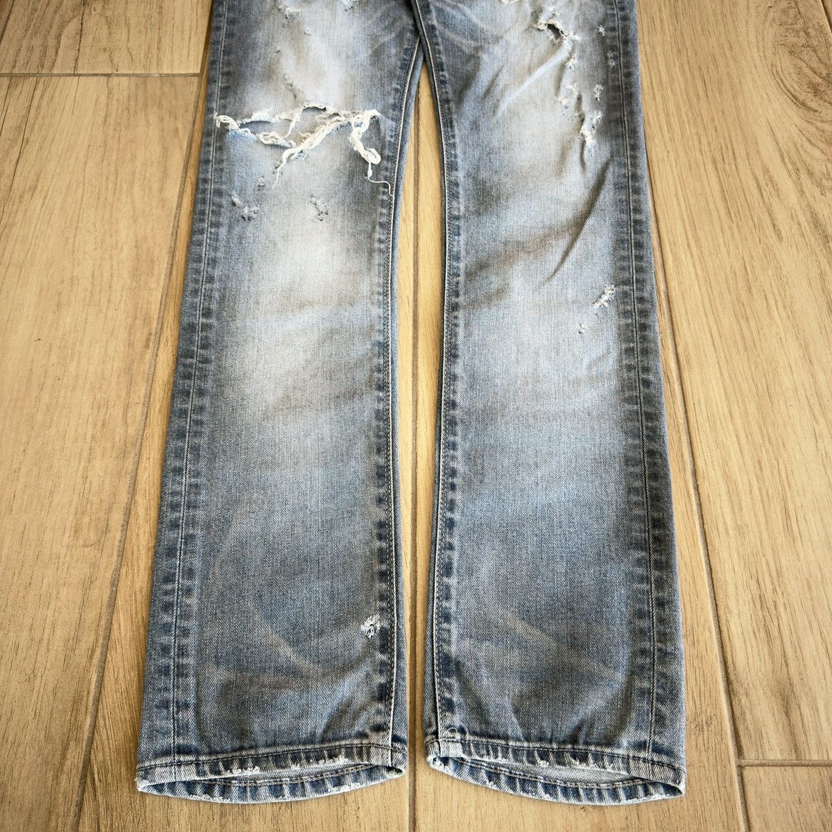 GOSTAR DE FUGA 2000s Light Blue Washed Black Oil Distressed Denim Jeans Size US 30 / EU 46 - 4 Thumbnail