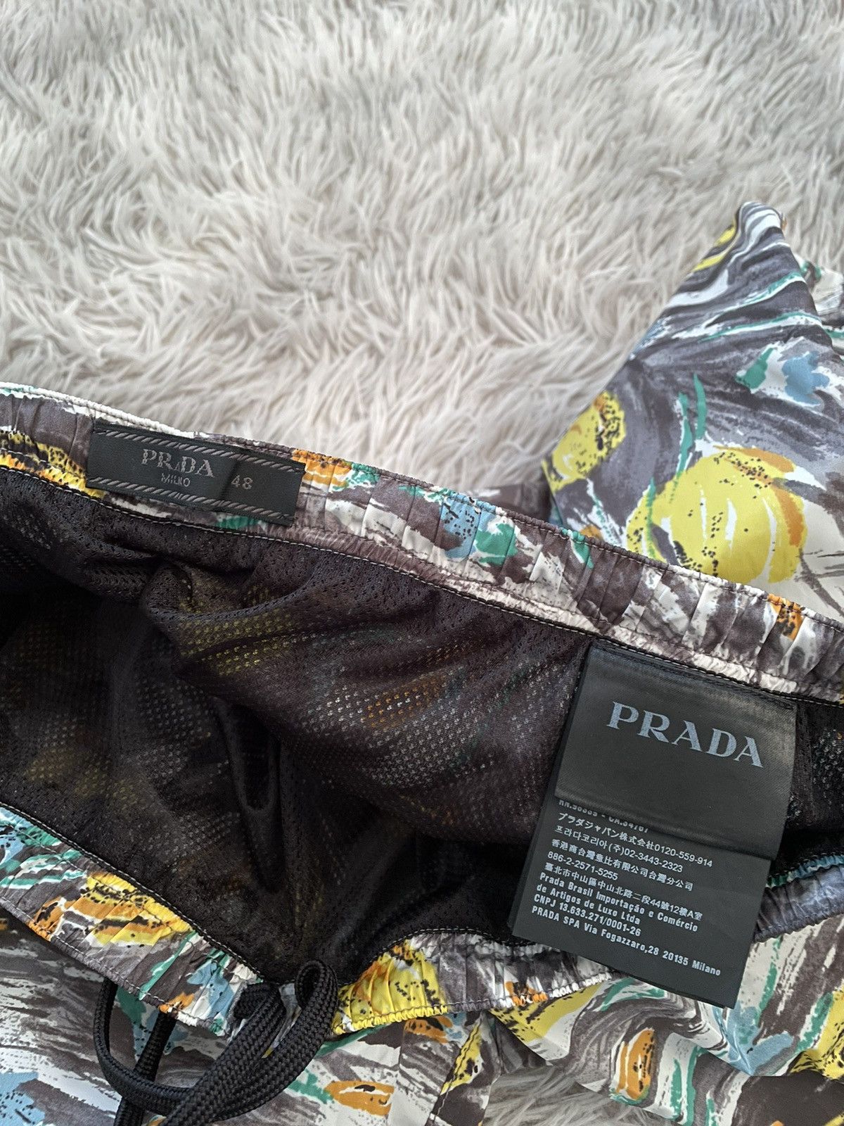 Prada Prada Sport Yellow Tulips Flower Pattern Red Tab Shorts Size US 32 / EU 48 - 5 Thumbnail