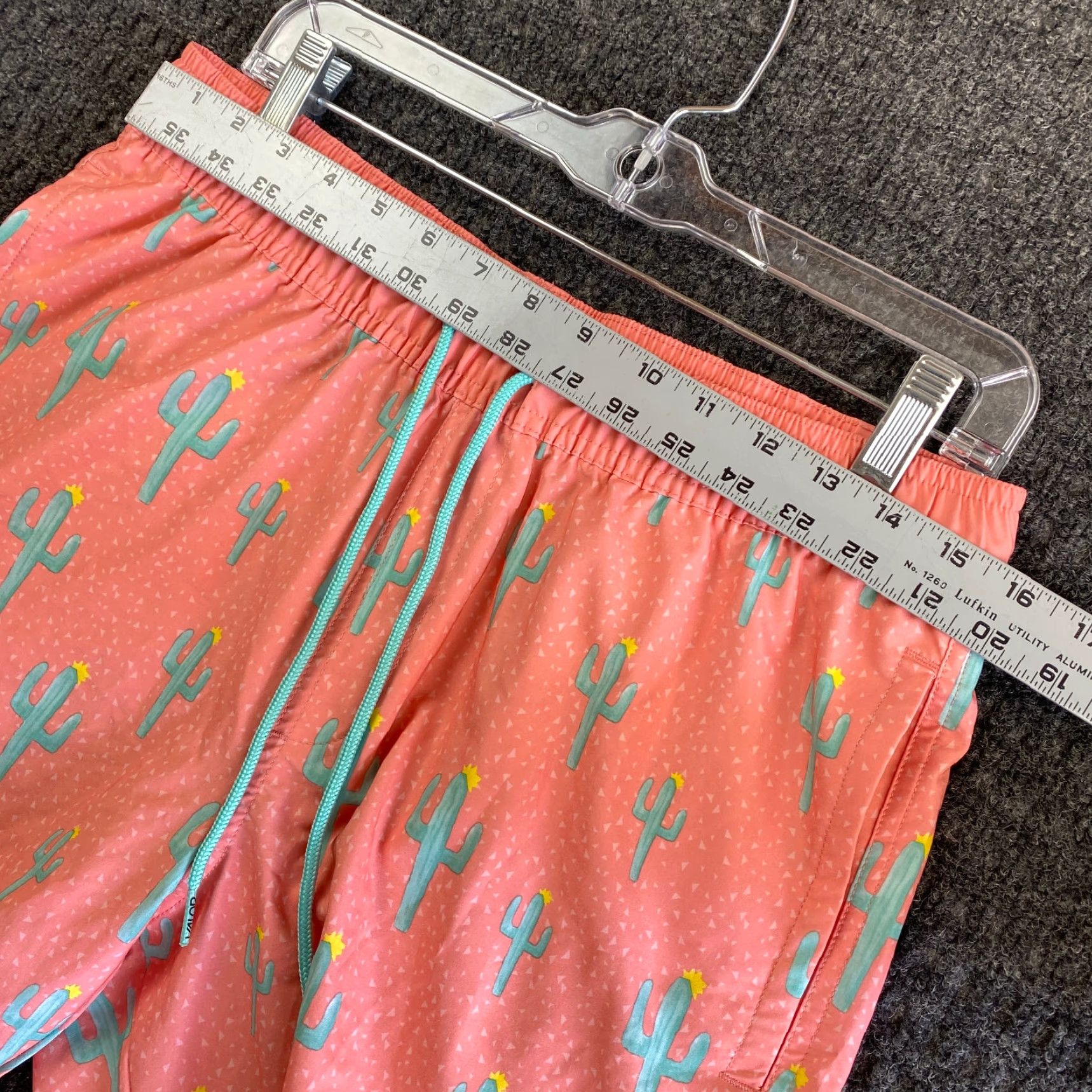 Vintage Valor Collective Board Shorts Men M Pink Cactus All Over Print Beach Beachwear 8in Inseam Casual Travel 90s? Size US 31 - 6 Thumbnail