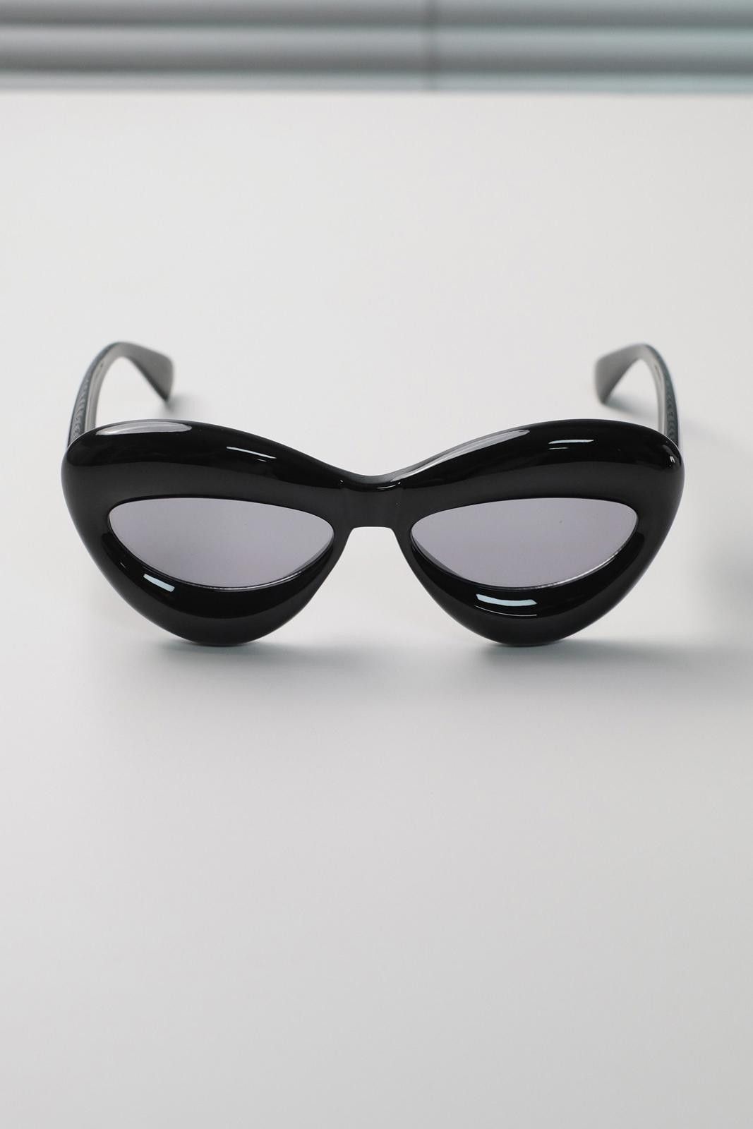 Other Y2k Vtg Futuristic Cat Eye Black Bold Sunglasses Unisex OS Size ONE SIZE - 2 Thumbnail