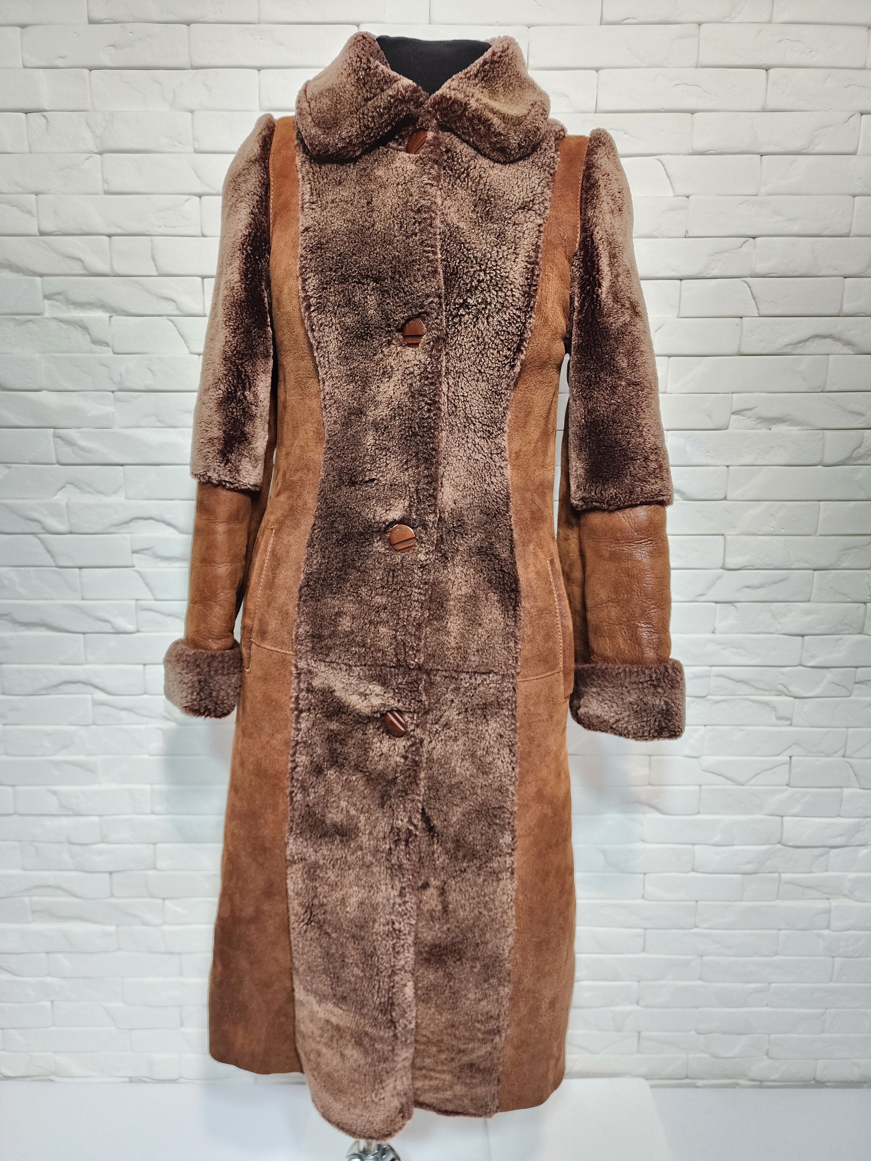 Genuine Leather Women's Brown Sheepskin Coat: Genuine Fur Size M / US 6-8 / IT 42-44 - 1 Thumbnail