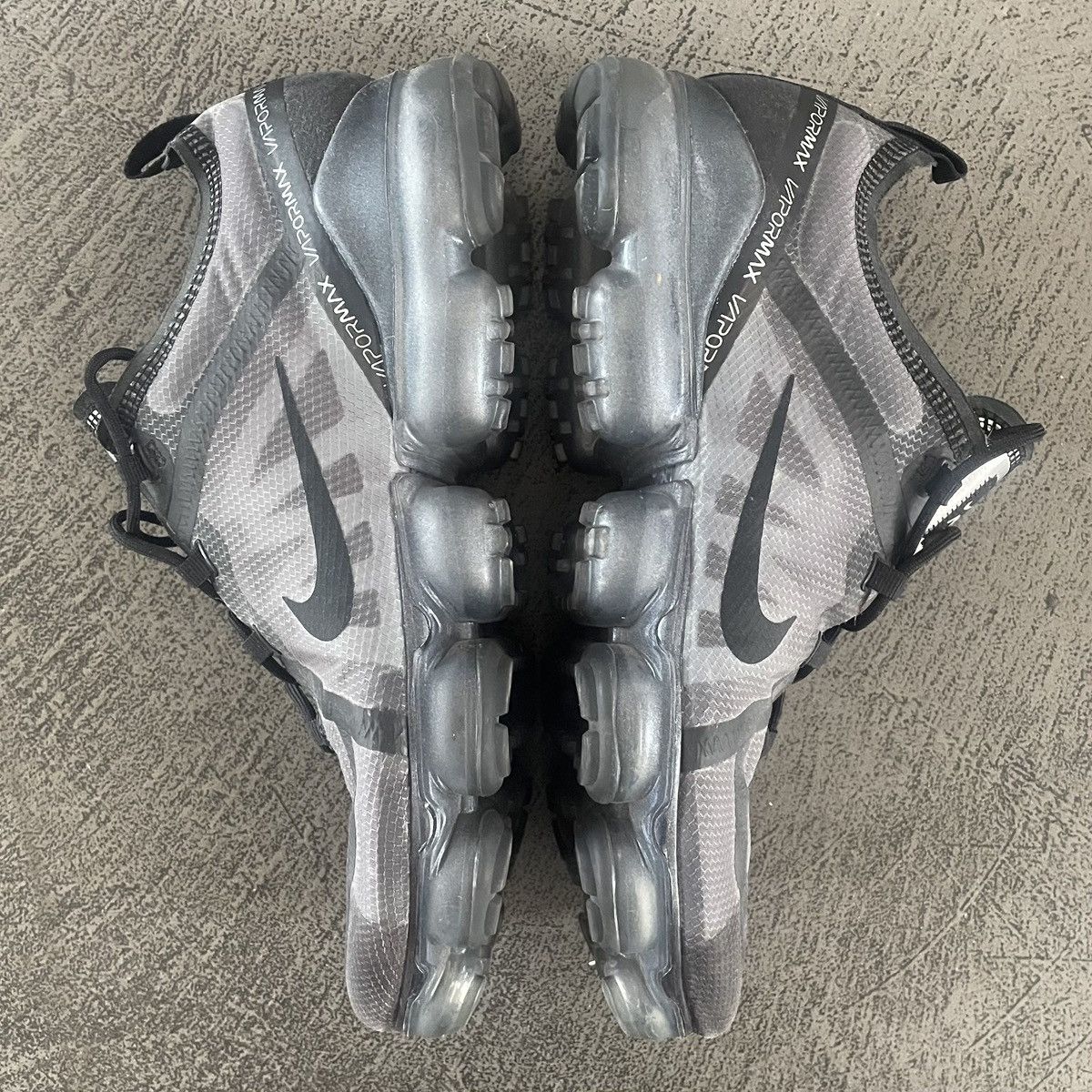 Nike Nike Air Vapormax 2019 AR6631-004 Ghost Triple Black Size US 11.5 / EU 44-45 - 6 Thumbnail