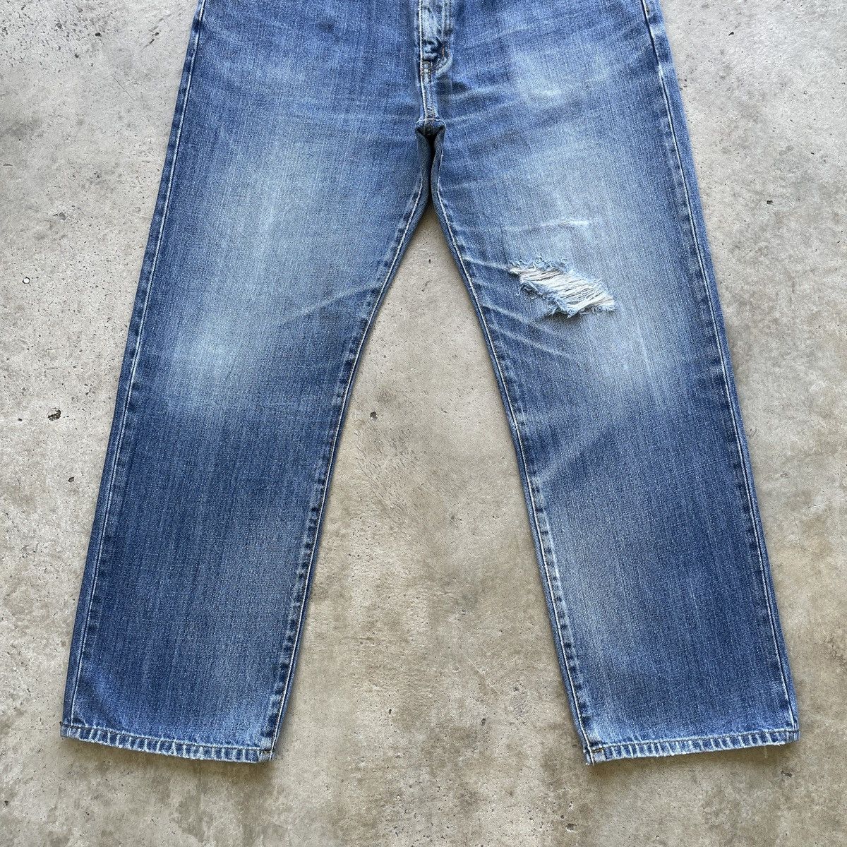 Japanese Brand Vintage Distressed Japanese Faded Jeans Pants Denim W34 Size US 34 / EU 50 - 4 Thumbnail