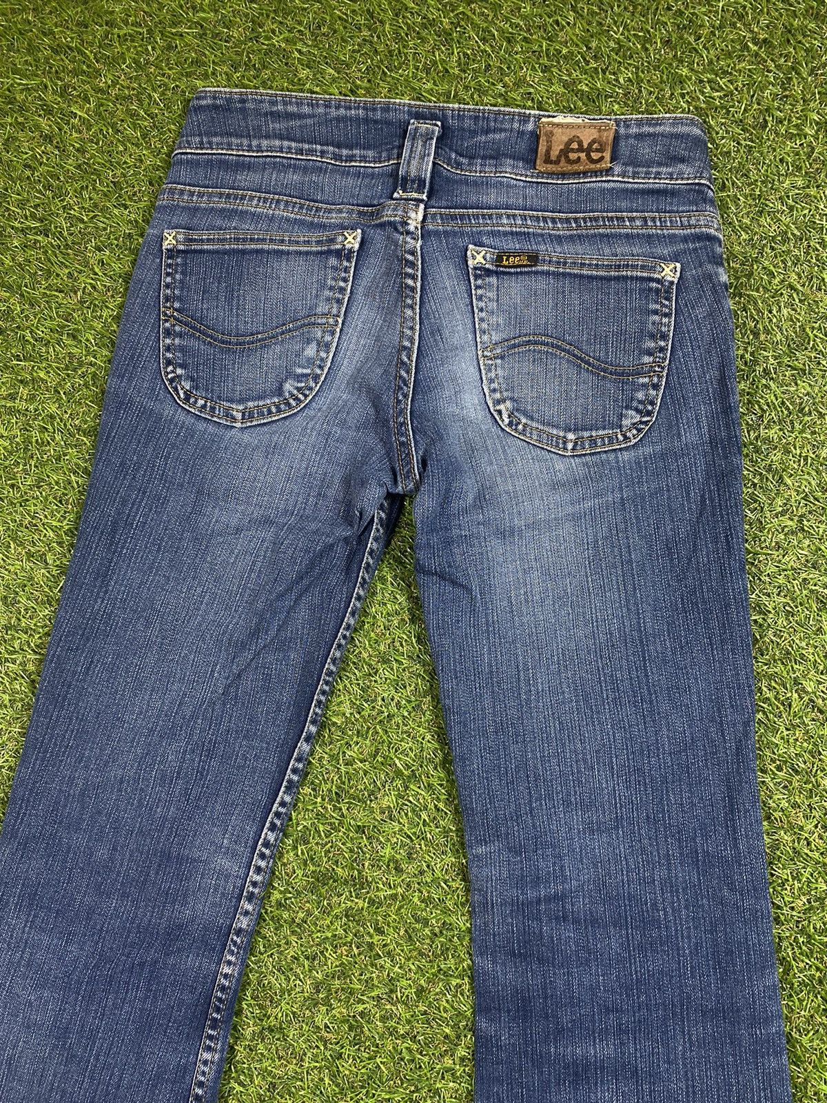 Lee × Vintage Vintage 90s Lee flared jeans faded streetwear size 26x31 Size 26" / US 2 / IT 38 - 5 Thumbnail
