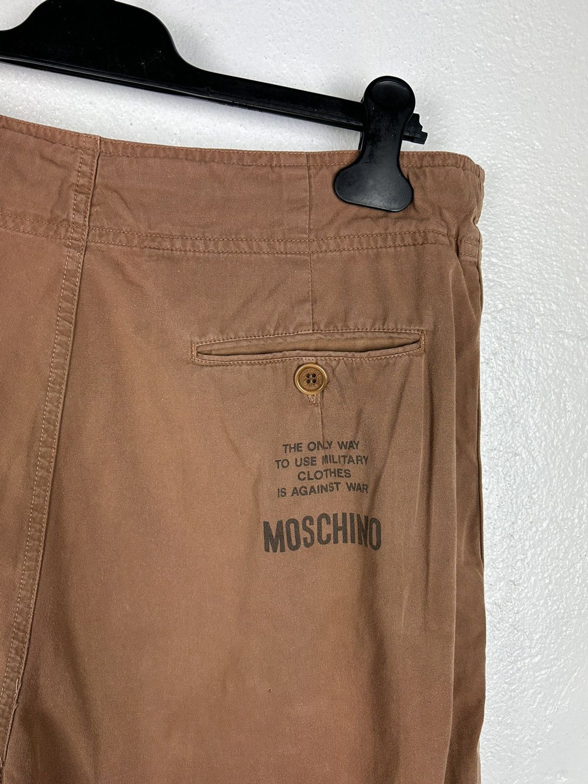 Moschino 90s Vintage Love Moschino Peace Against War Shorts Brown Size US 34 / EU 50 - 6 Thumbnail