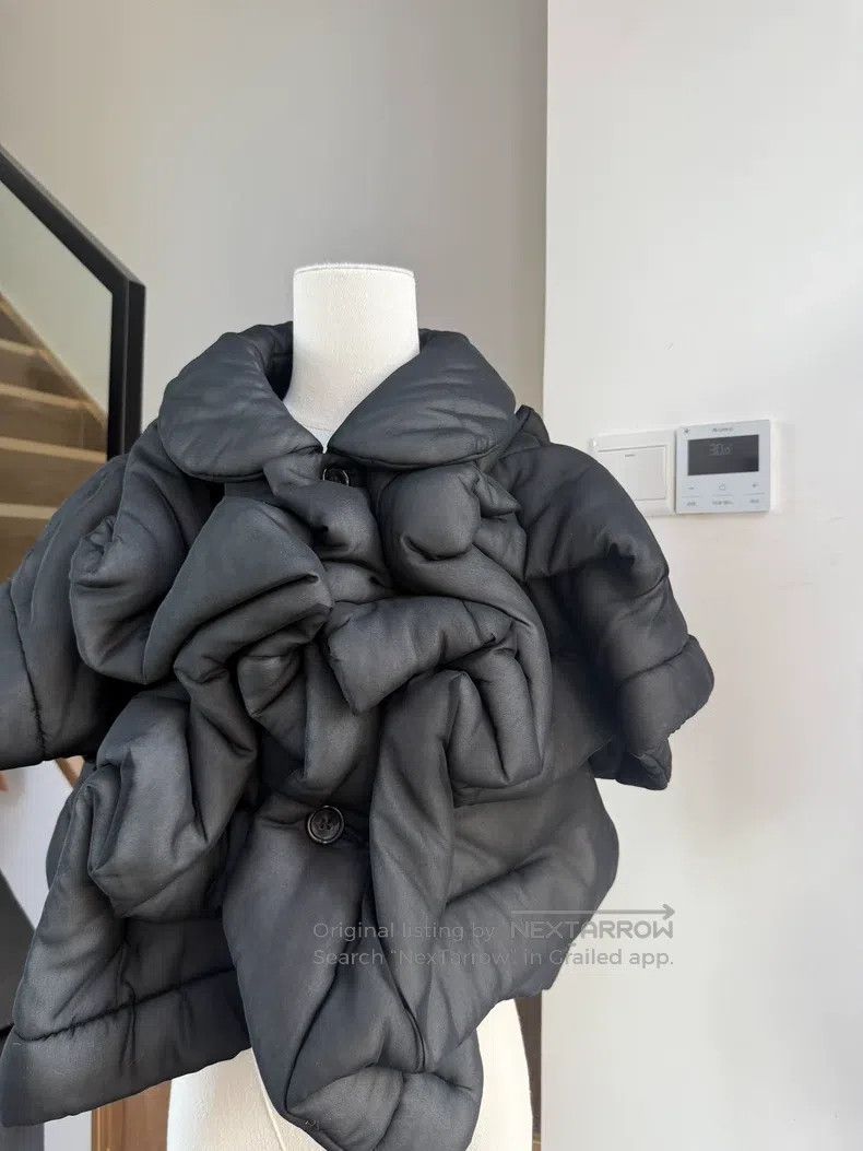 Comme des Garcons Comme Des Garcons Twisted cloak down jacket Size XS / US 0-2 / IT 36-38 - 5 Thumbnail