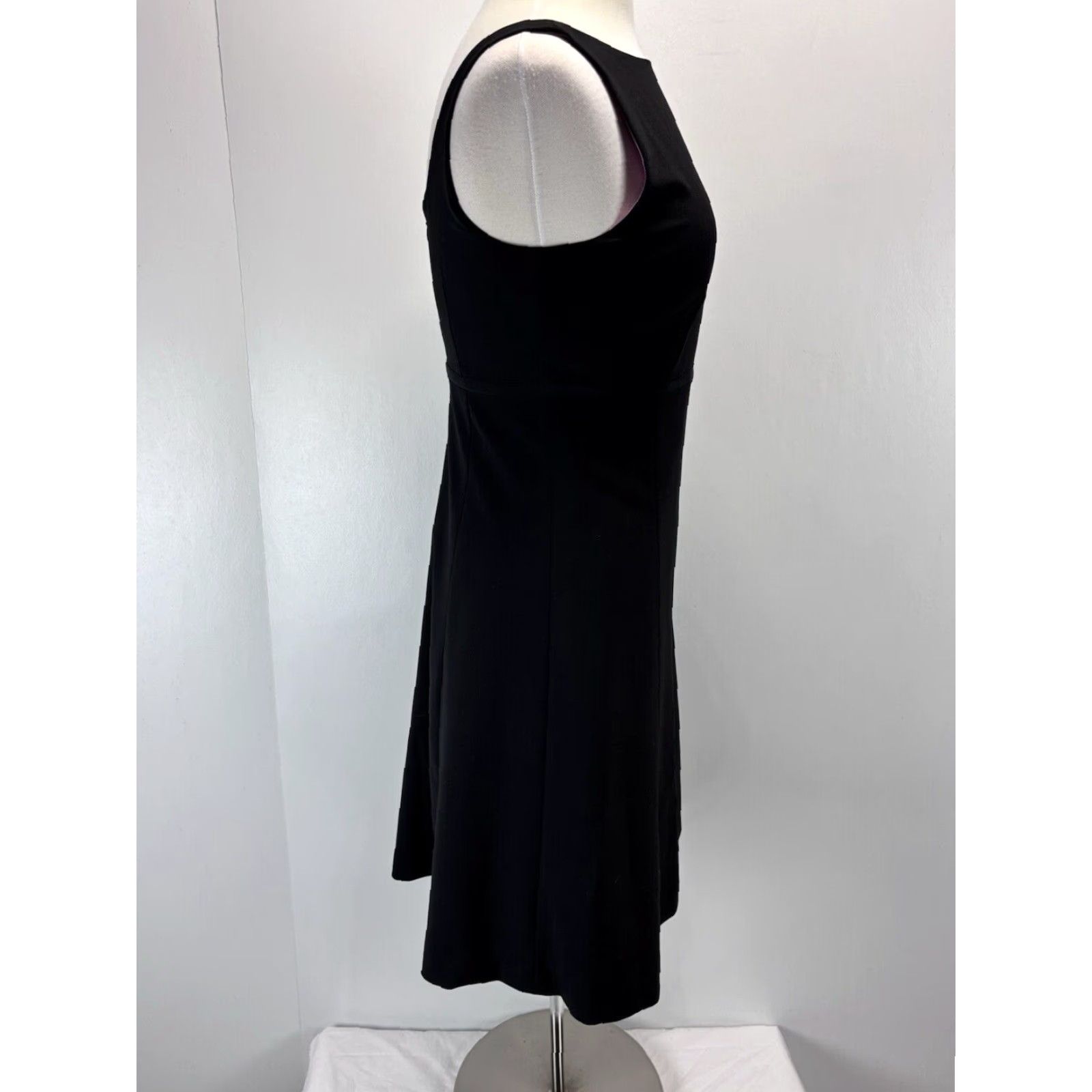 Gap VINTAGE Gap Fit & Flare Little Black Dress Sz 6 Women Lined Sleeveless 90s Wool Size M / US 6-8 / IT 42-44 - 4 Thumbnail