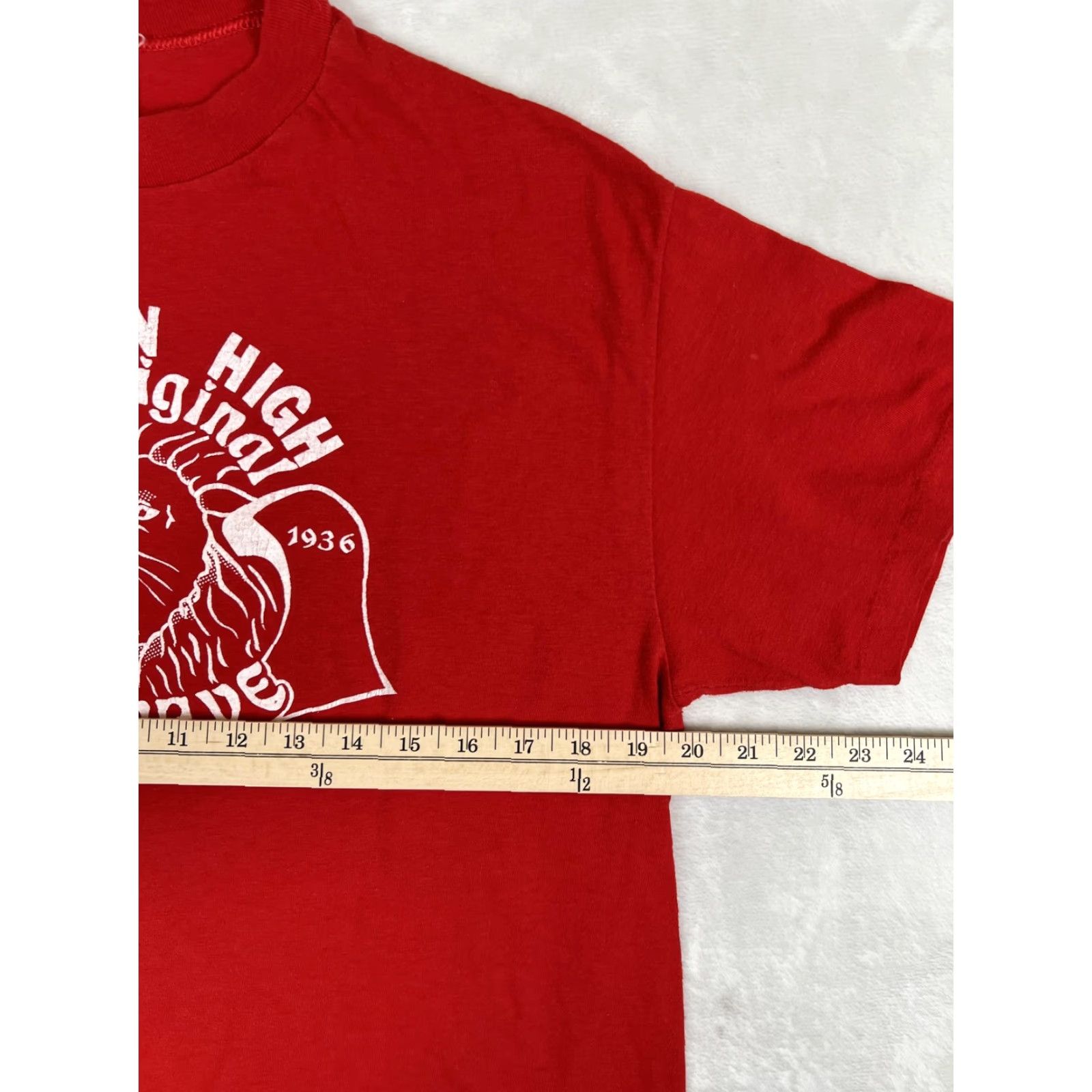 Vintage VINTAGE Kerman High School T-Shirt Mens Red Crew Neck Short Sleeve Graphic Print 80s Lions M/L Size M L Size US M / EU 48-50 / 2 - 6 Thumbnail
