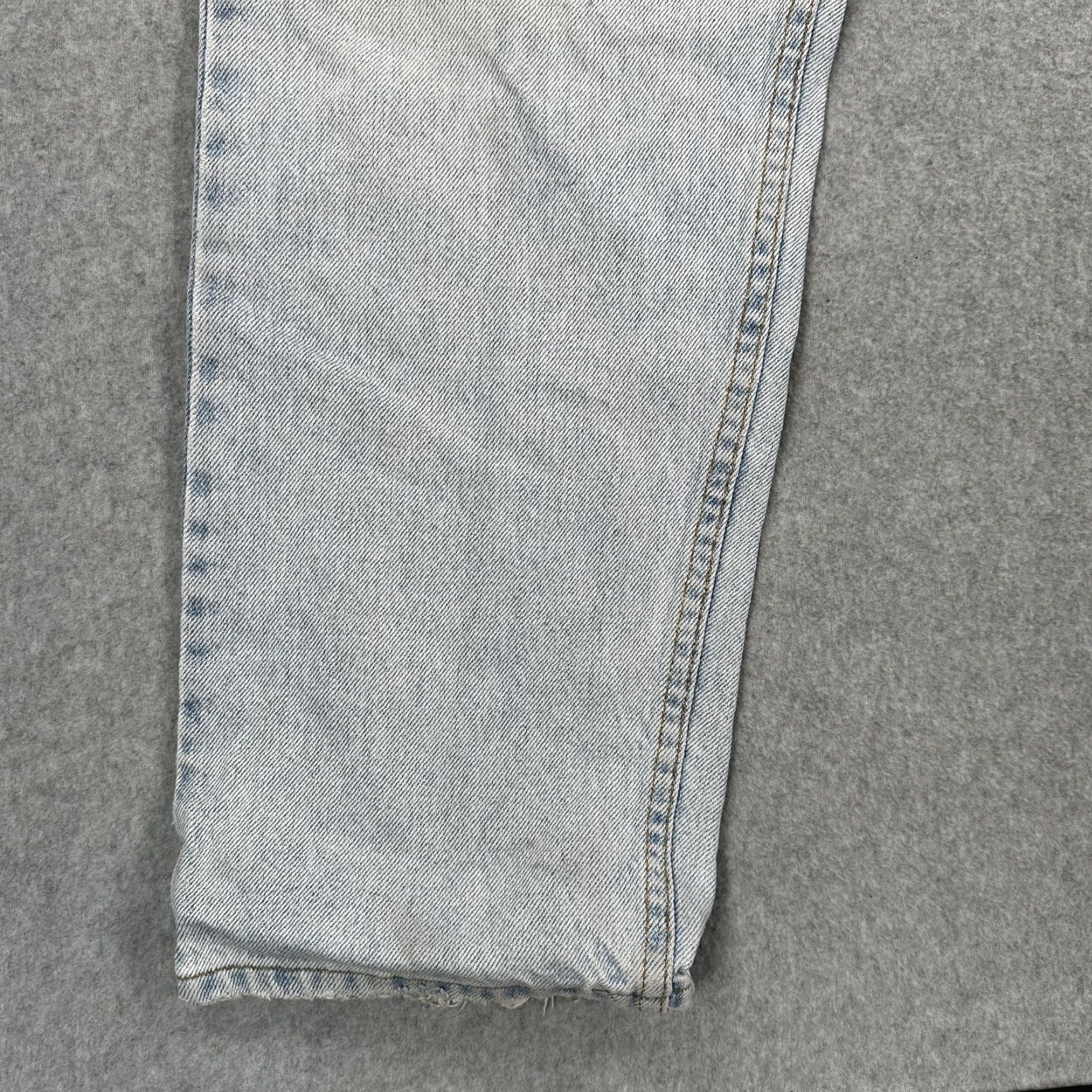 Vintage VINTAGE Polo Jeans Co RL Jeans Mens 34x30 Light Blue Relaxed Fit Distressed 90s Jeans Mens Regular 34 Inseam 30 Distressed Size US S / EU 44-46 / 1 - 6 Thumbnail