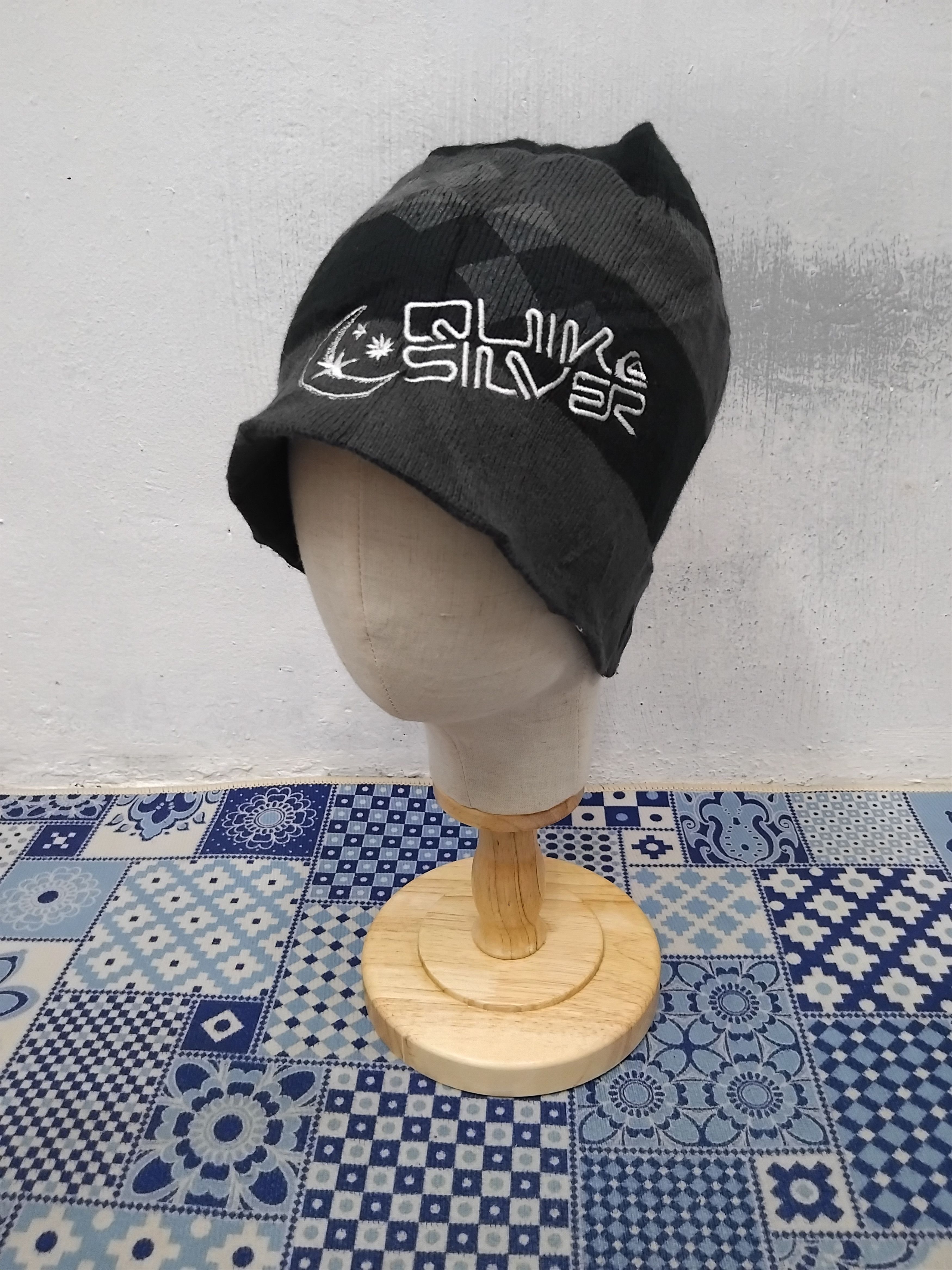 💥Quicksilver black colour beanie