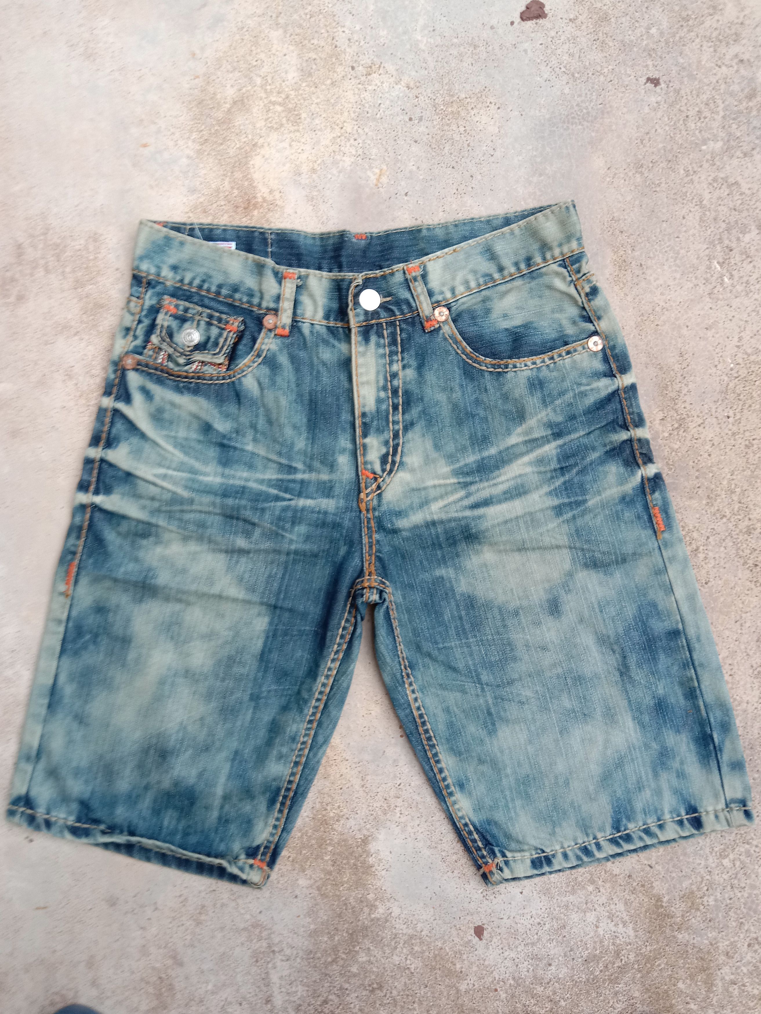 True Religion × Vintage Vintage True Religion Acid Wash Billy Giant Big T Short Pant Size US 33 - 1 Thumbnail