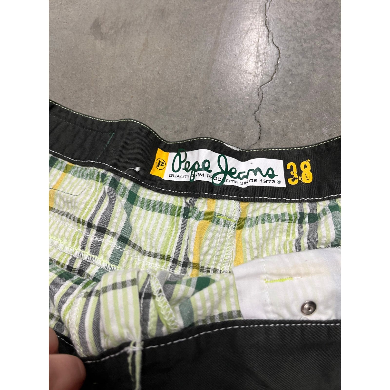 Pepe Jeans Pepe Jeans London Mens 38 Shorts Plaid 15” Inseam Size US 38 / EU 54 - 6 Thumbnail