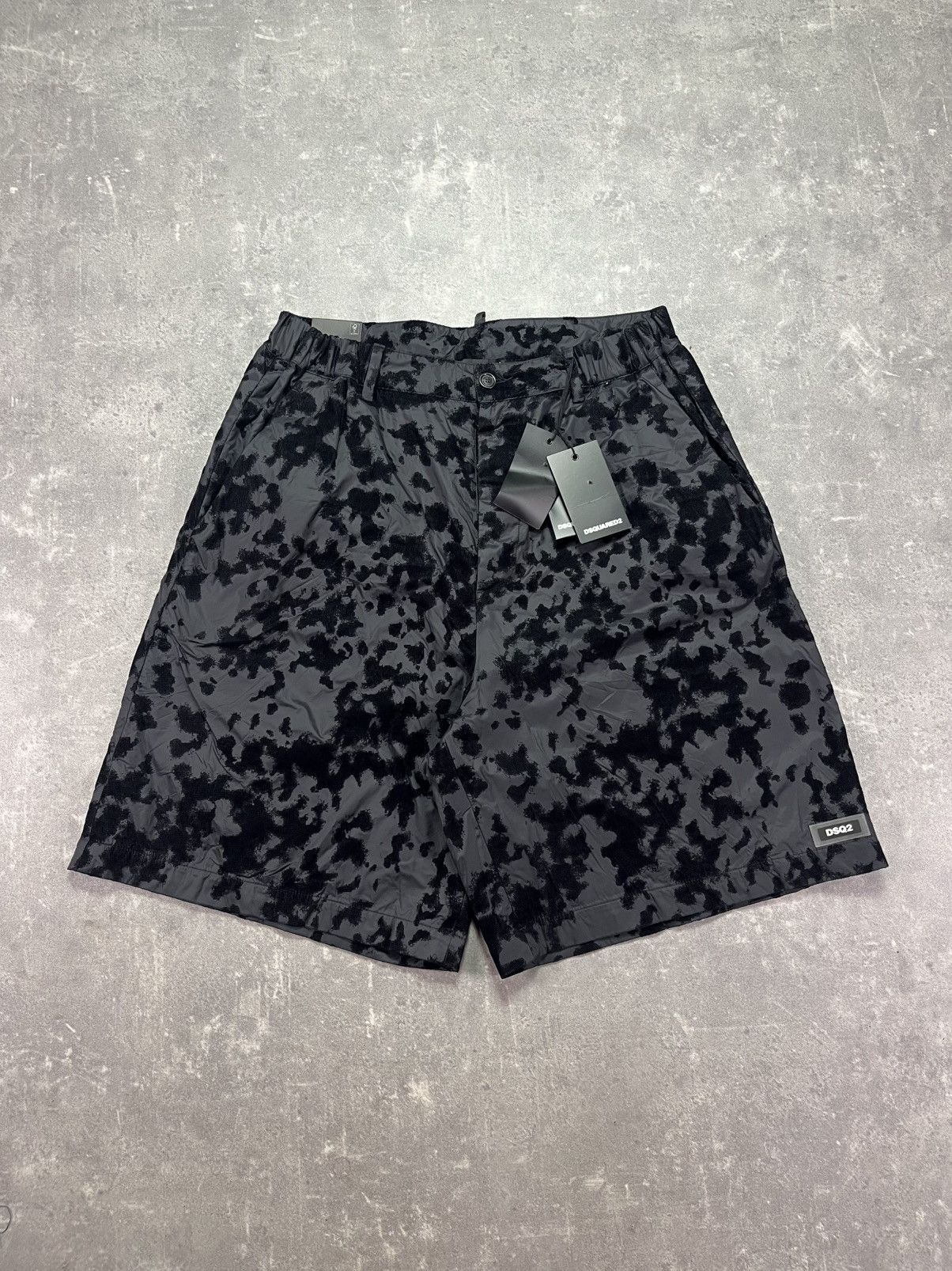 Dsquared2 DSWT Dsquared2 Flock Surfer Shorts 50 Baggy Wide Leg Size US 34 / EU 50 - 1 Thumbnail