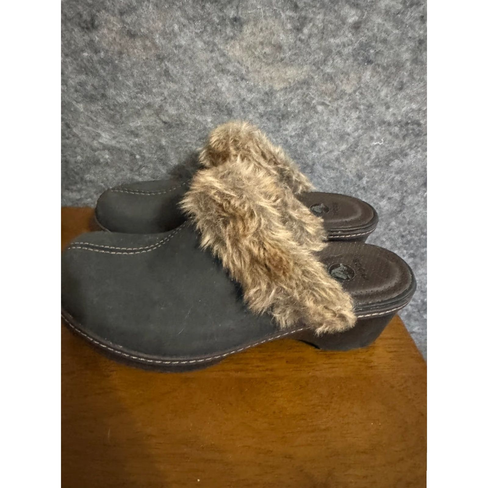 Crocs Crocs Slide On Women's Sandal Size 9 Wedge Faux Fur Brown Size US 9 / IT 39 - 3 Thumbnail