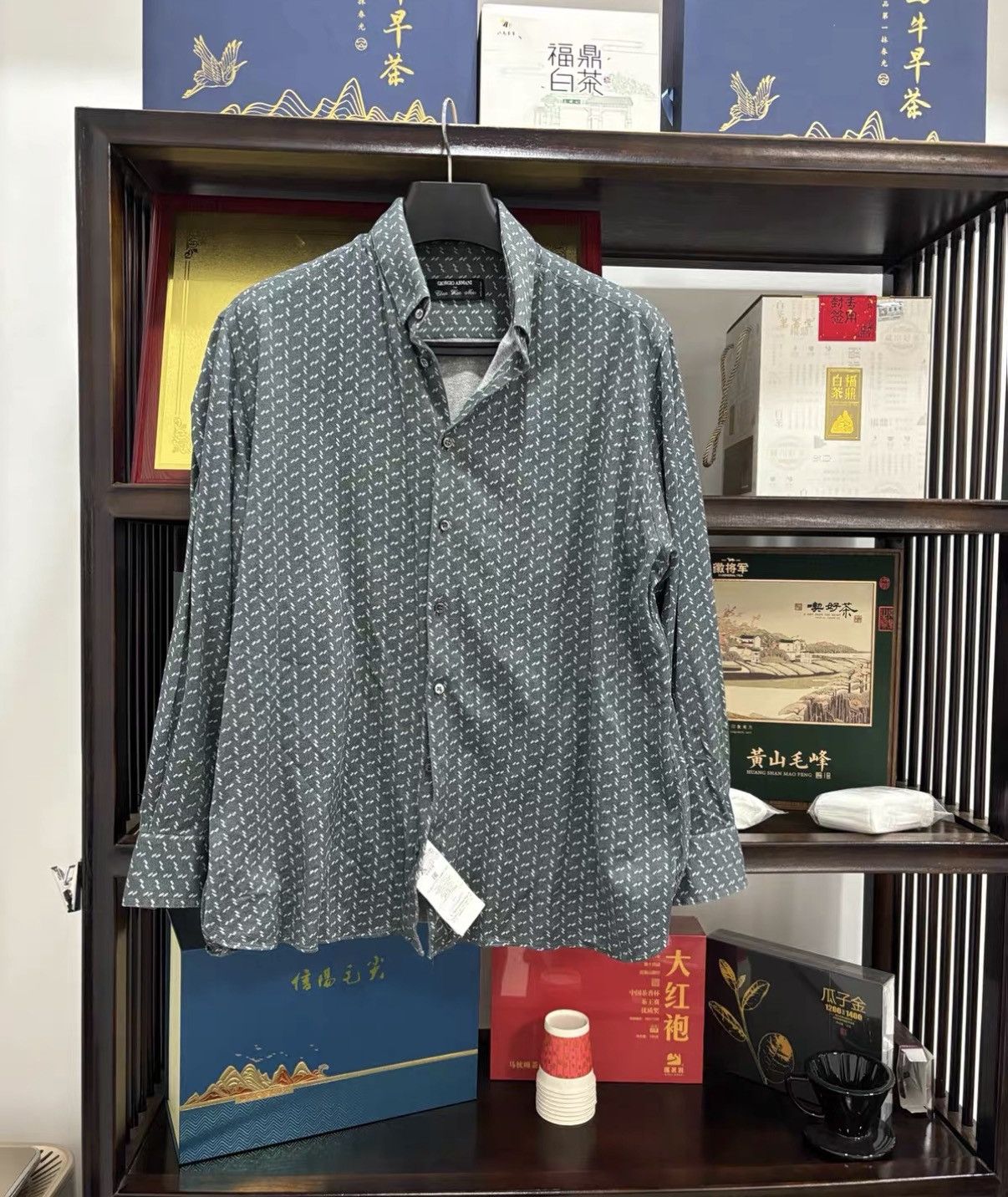 Giorgio Armani Giorgio Armani Mainline Custom Edition Long Sleeve Shirt J2 Size US XL / EU 56 / 4 - 1 Thumbnail