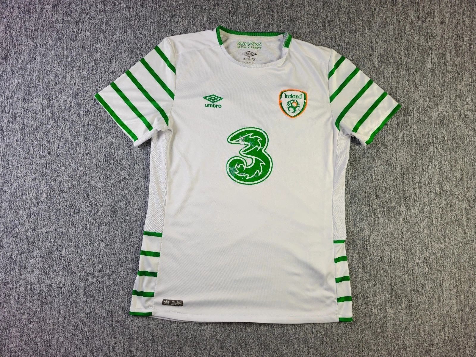 Umbro Umbro Ireland Away Jersey L 16-18 Football Kit FLAWED Size US L / EU 52-54 / 3 - 3 Thumbnail