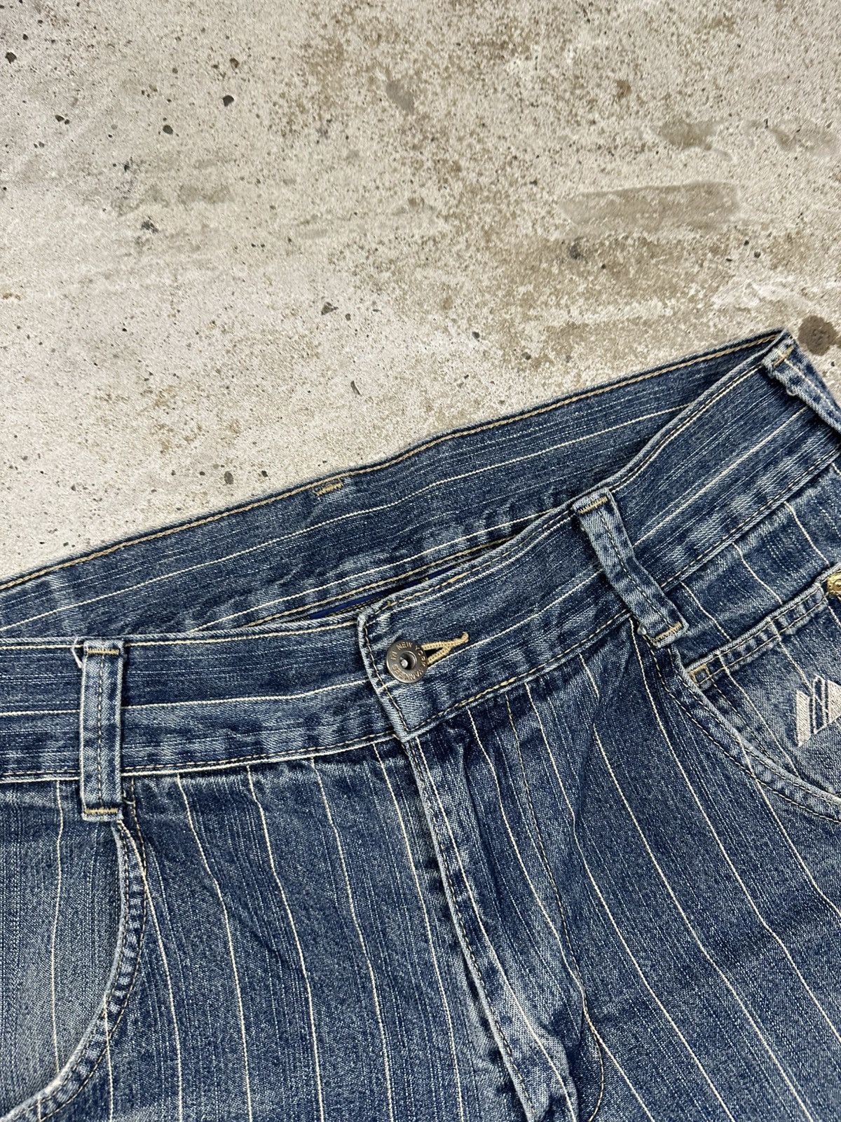 MLB × New York Yankees × Vintage Vintage Y2K New York Yankees Pinstripe Denim Shorts Jorts Size US 30 / EU 46 - 4 Thumbnail