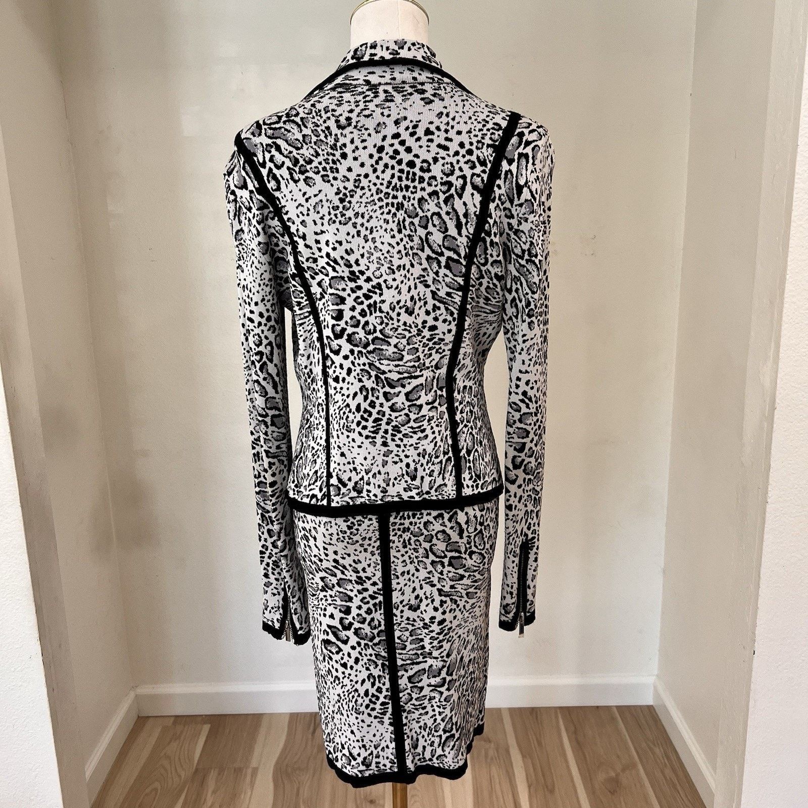 Other NWOT Y2K Caché Two Piece Skirt Set Leopard Print Moto Zip Size 22" - 2 Thumbnail
