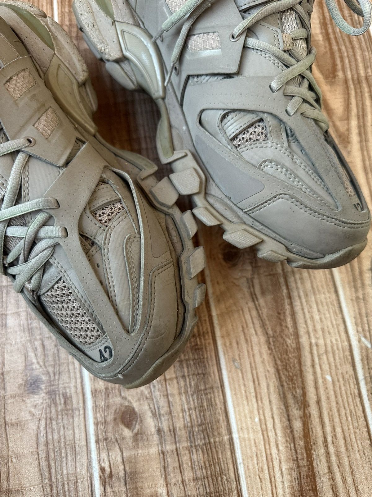 Balenciaga Balenciaga Track Sneakers Gray Lowtops Size US 9 / EU 42 - 10 Thumbnail