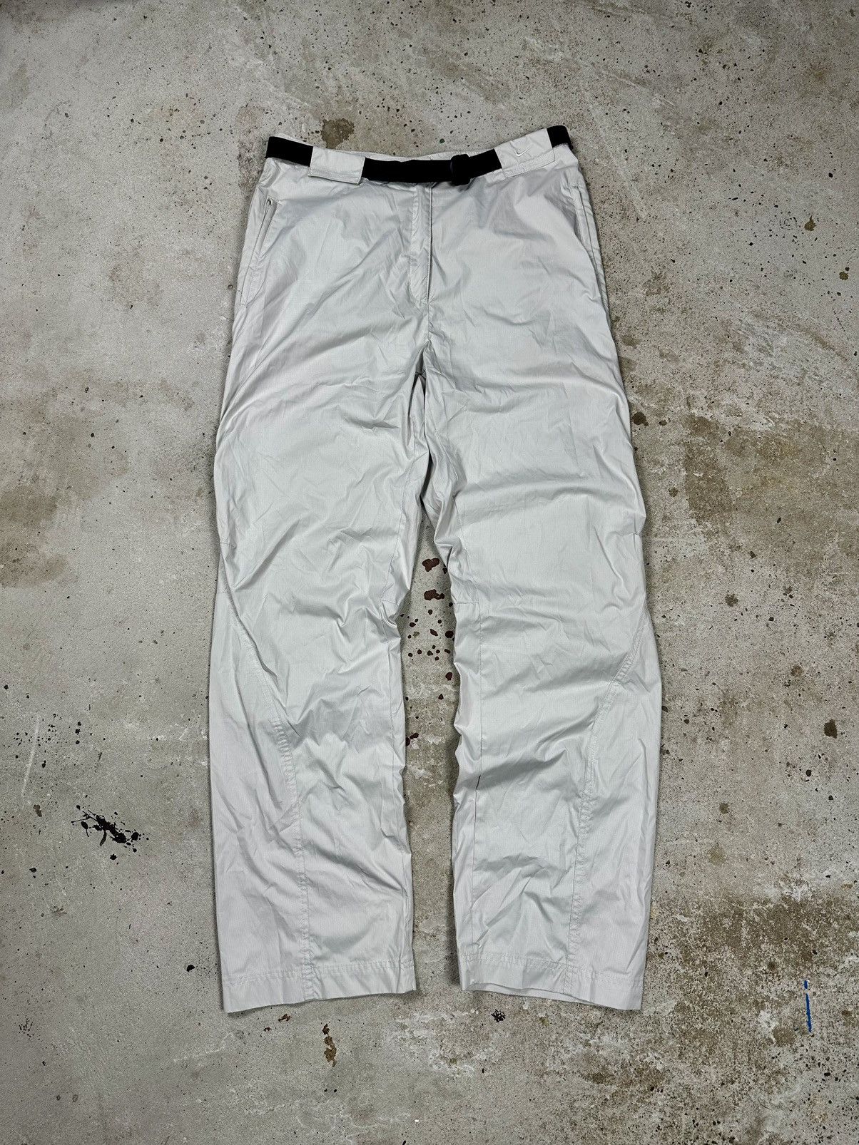 Nike × Vintage Vintage Y2K Nike Cargo Track Hiking Grey White Pants Size US 30 / EU 46 - 1 Thumbnail