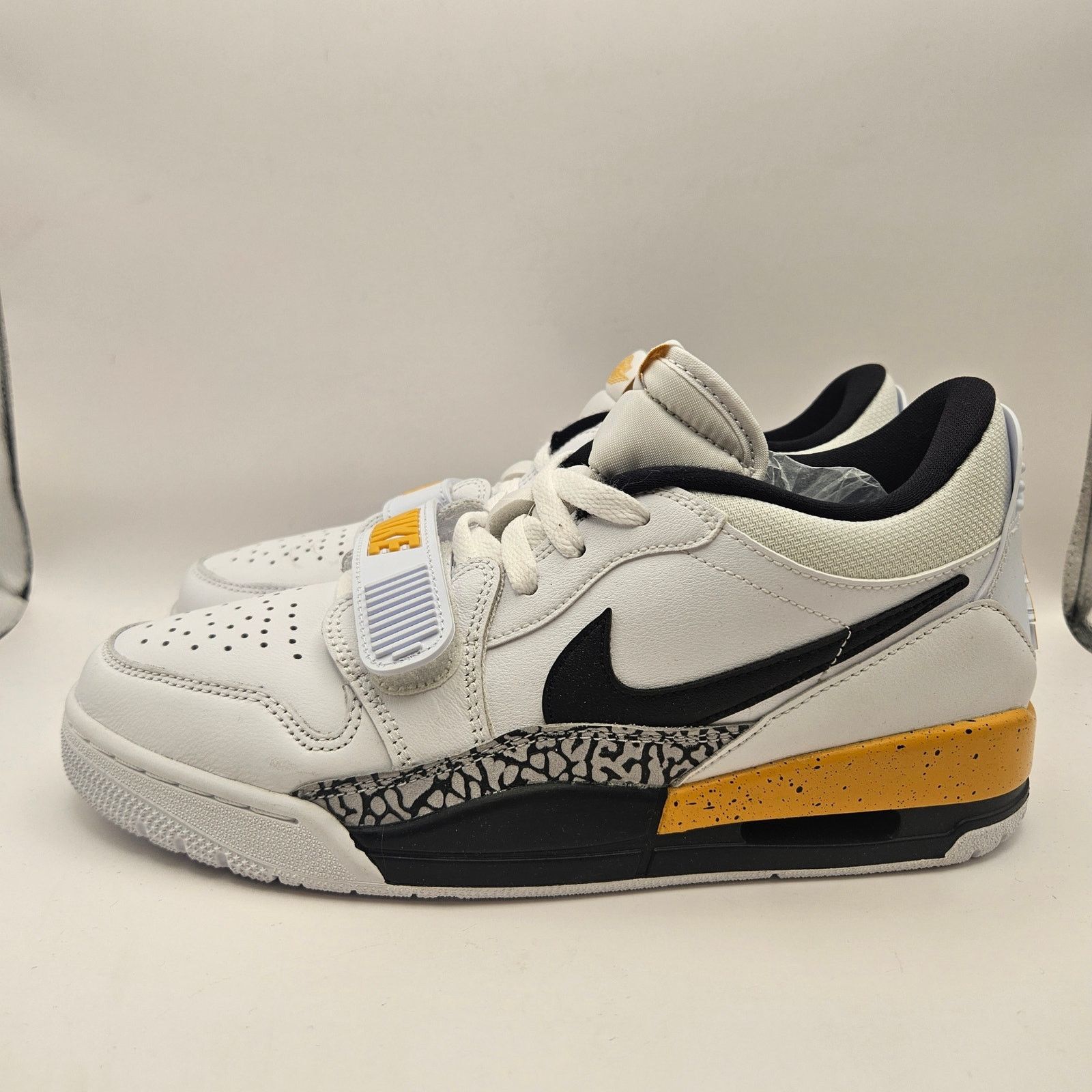 Nike NIKE MEN'S 8.5 AIR JORDAN LEGACY 312 LOW TOP YELLOW OCHRE Size US 8.5 / EU 41-42 - 2 Thumbnail