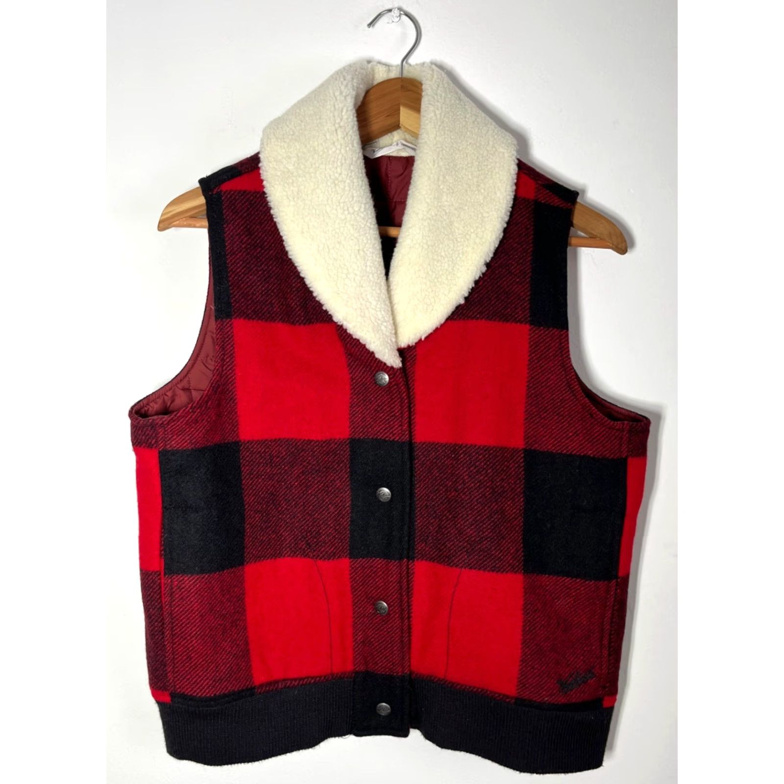 Vintage Woolrich Women's Vest Wool Blend NWT Giant Buffalo Size S Red Black Plaid Outdoor Pockets Vest Mens? Size S / US 4 / IT 40 - 3 Thumbnail