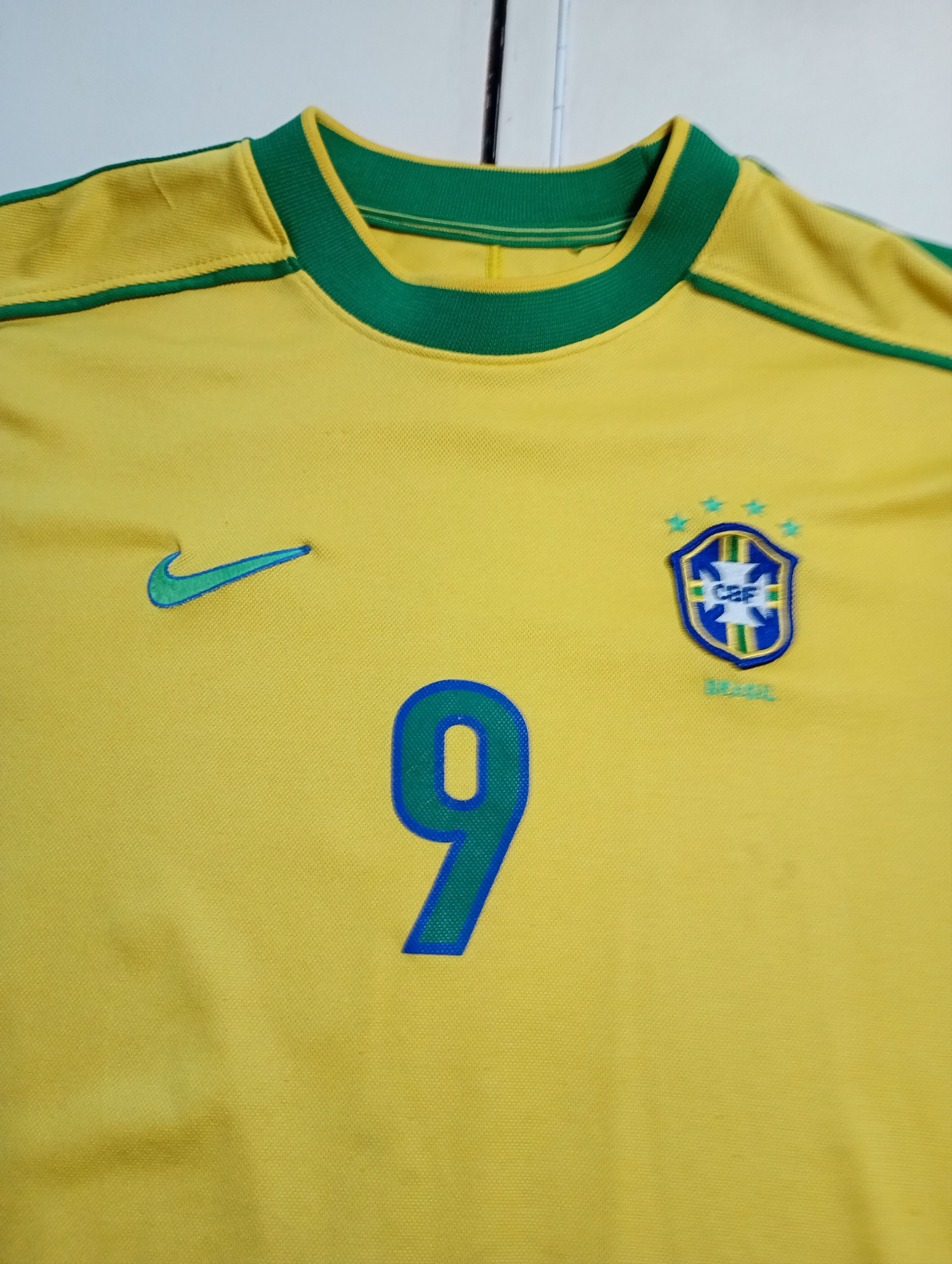 Nike Nike Brazil Jersey #9 Ronaldo 1998 Vintage Size US S / EU 44-46 / 1 - 9 Thumbnail