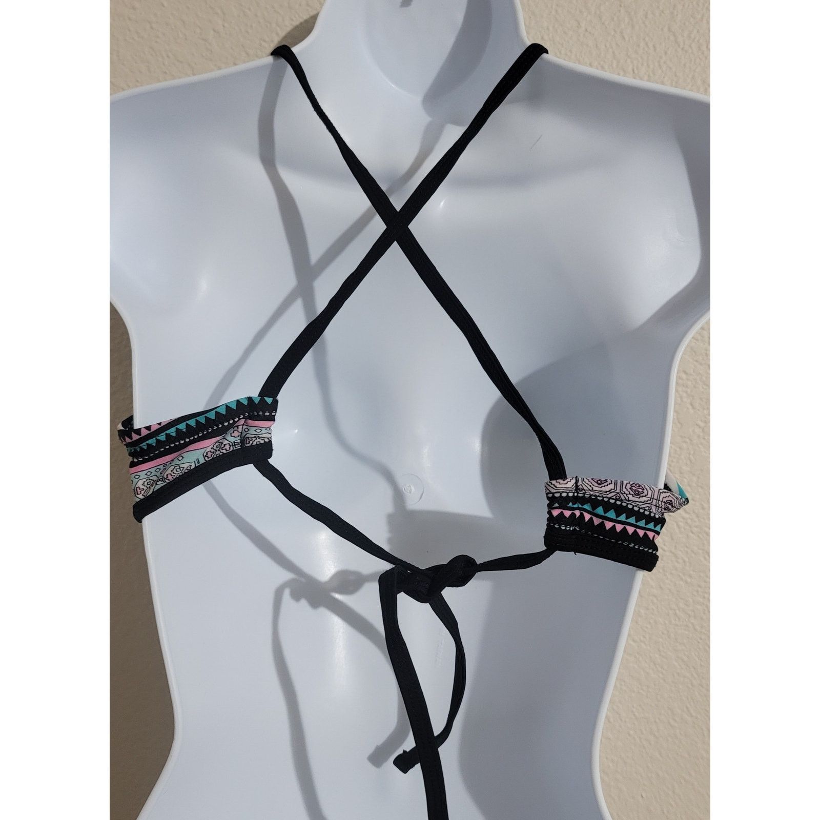 Other OP Black Pink Floral Crochet Halter Crisscross Bikini Top S Size ONE SIZE - 3 Thumbnail