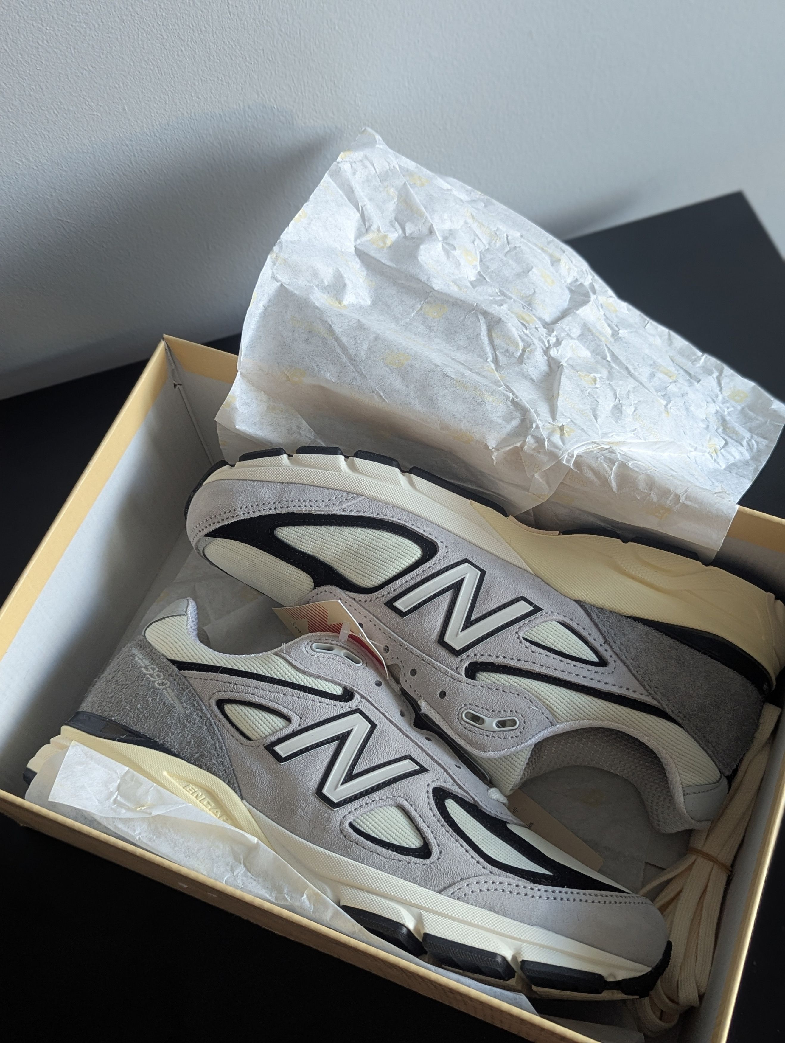 New Balance New Balance 990v4 MiUSA Teddy Santis Grey Black Cream Size US 9.5 / EU 42-43 - 9 Thumbnail