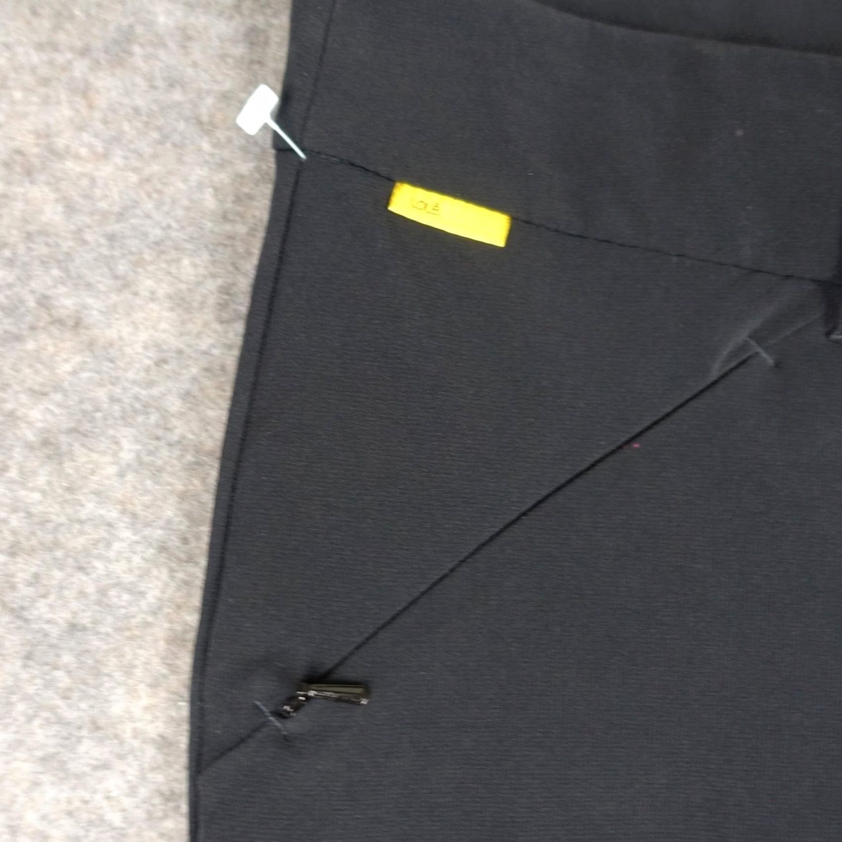 Vintage Lolë Pants Womens 12 Black Stretch Flare Outdoor Hiking Wicking UPF Athletic Shirt? Size 34" / US 12 / IT 48 - 4 Thumbnail
