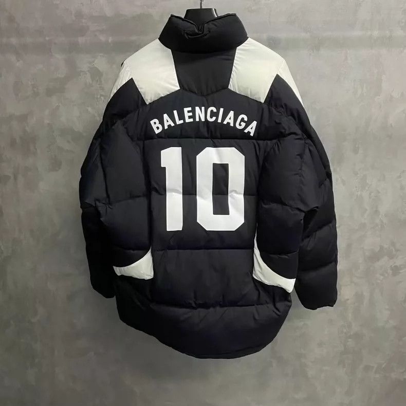 Balenciaga Balenciaga Black and white football printed logo down jack Size US S / EU 44-46 / 1 - 2 Thumbnail