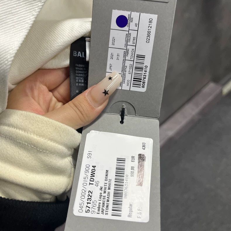 Balenciaga Balenciaga White lettered logo stone-washed denim jacket o Size US S / EU 44-46 / 1 - 4 Thumbnail