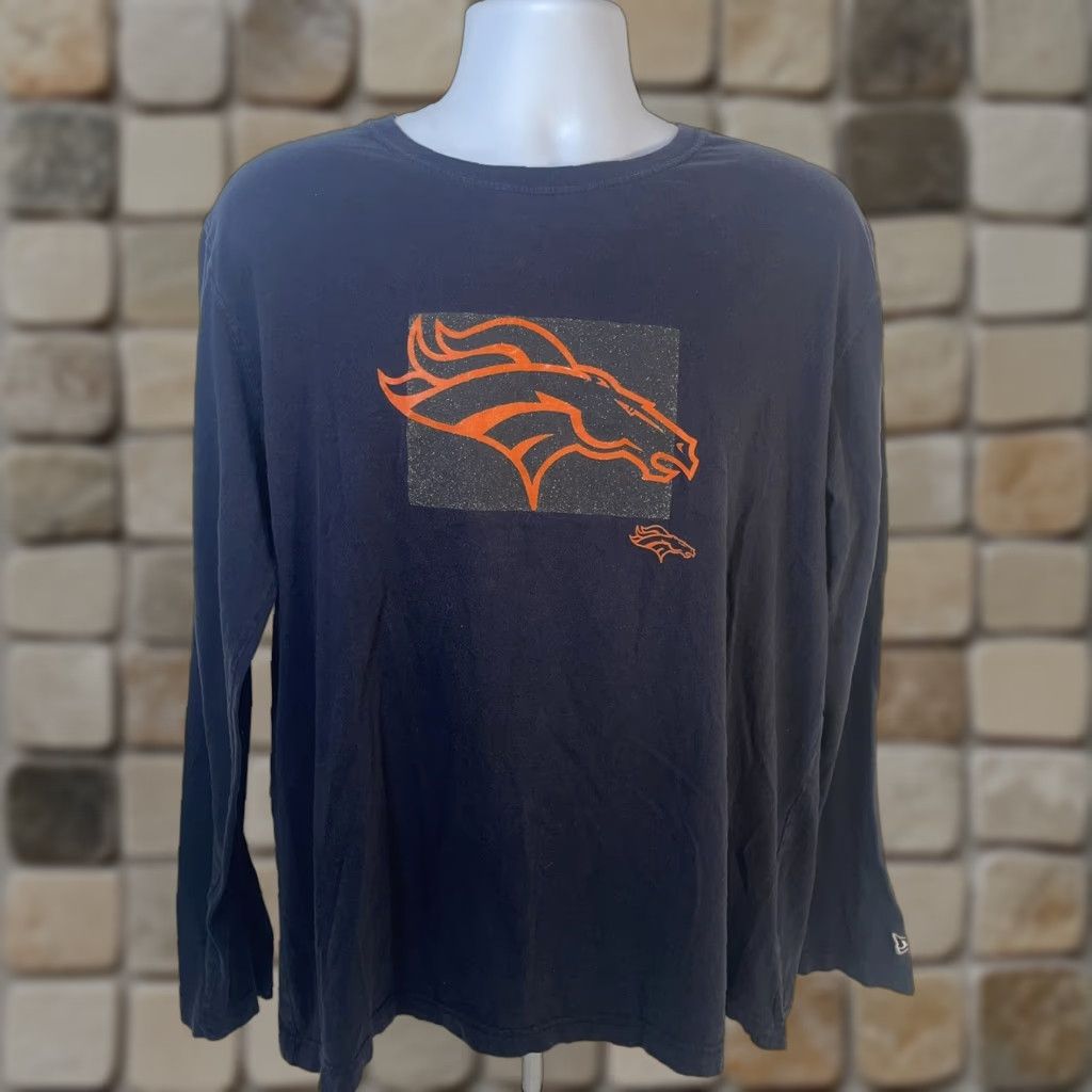 New Era VINTAGE? No. Denver Broncos New Era Long Sleeve Shirt Men Large Navy Blue Front Logo Graphic Size US L / EU 52-54 / 3 - 1 Thumbnail