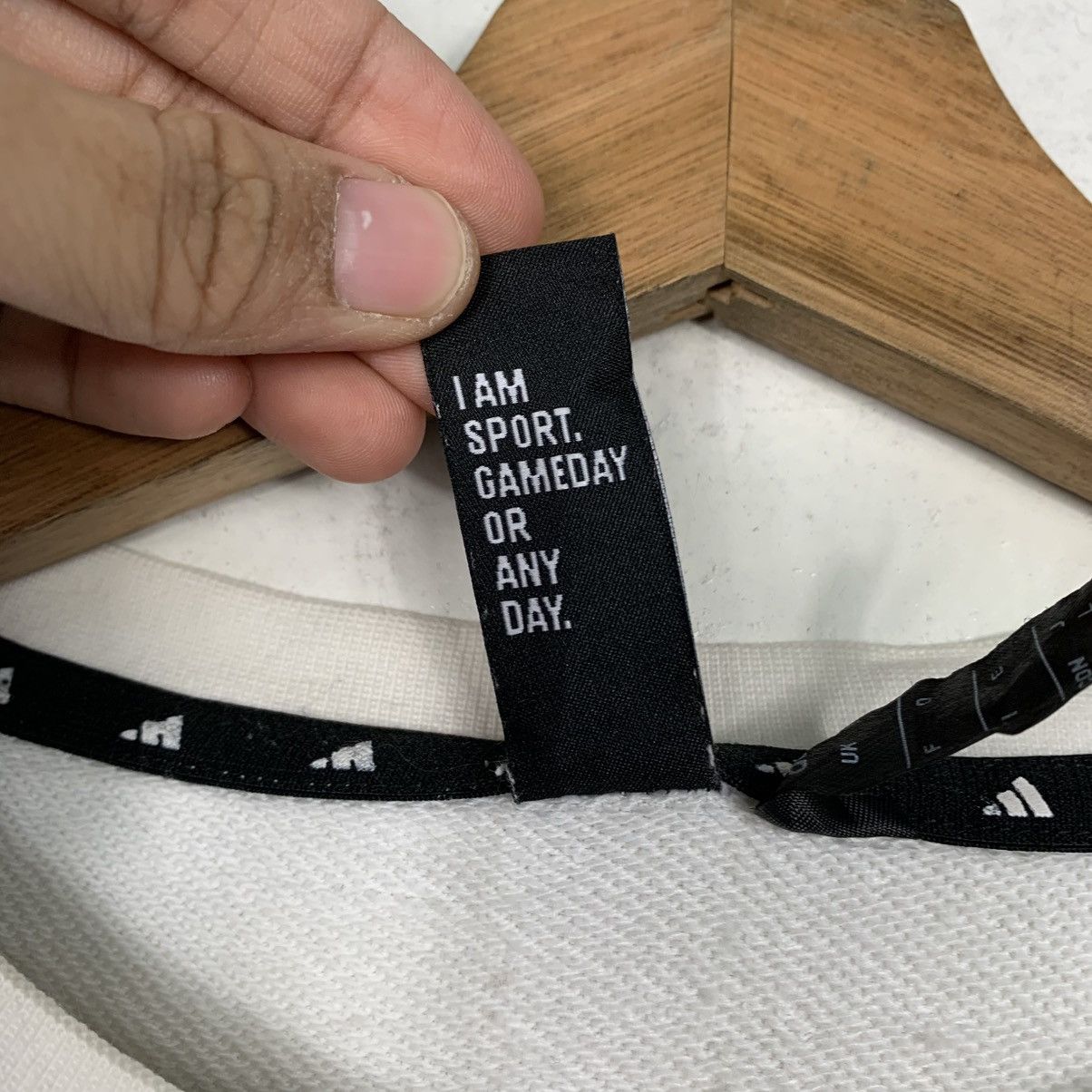 Adidas Adidas Big Logo Crewneck Sweatshirt Size US L / EU 52-54 / 3 - 11 Thumbnail