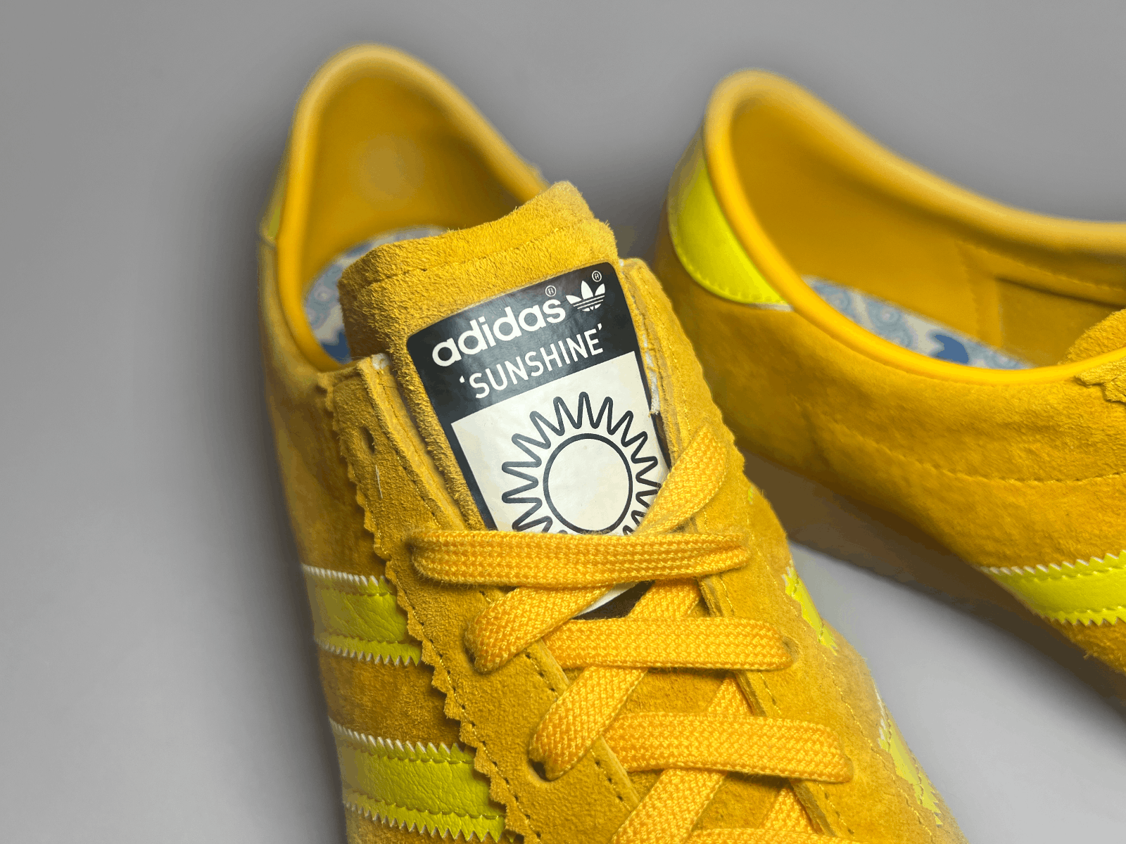 Adidas Adidas x Pantone GW5771 Sunshine Low Shoes 8.5 Size US 8.5 / EU 41-42 - 3 Thumbnail