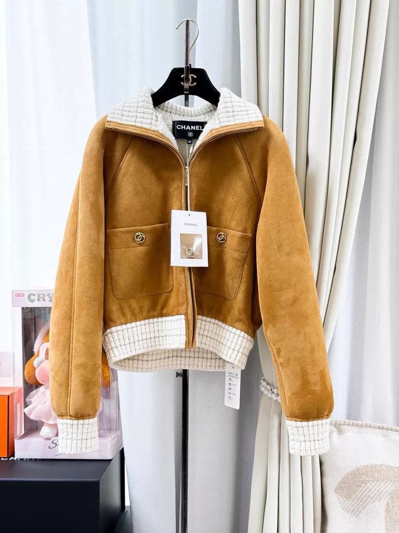 Chanel Chanel Khaki brown suede solid color stand-up collar zippe Size XS / US 0-2 / IT 36-38 - 1 Thumbnail