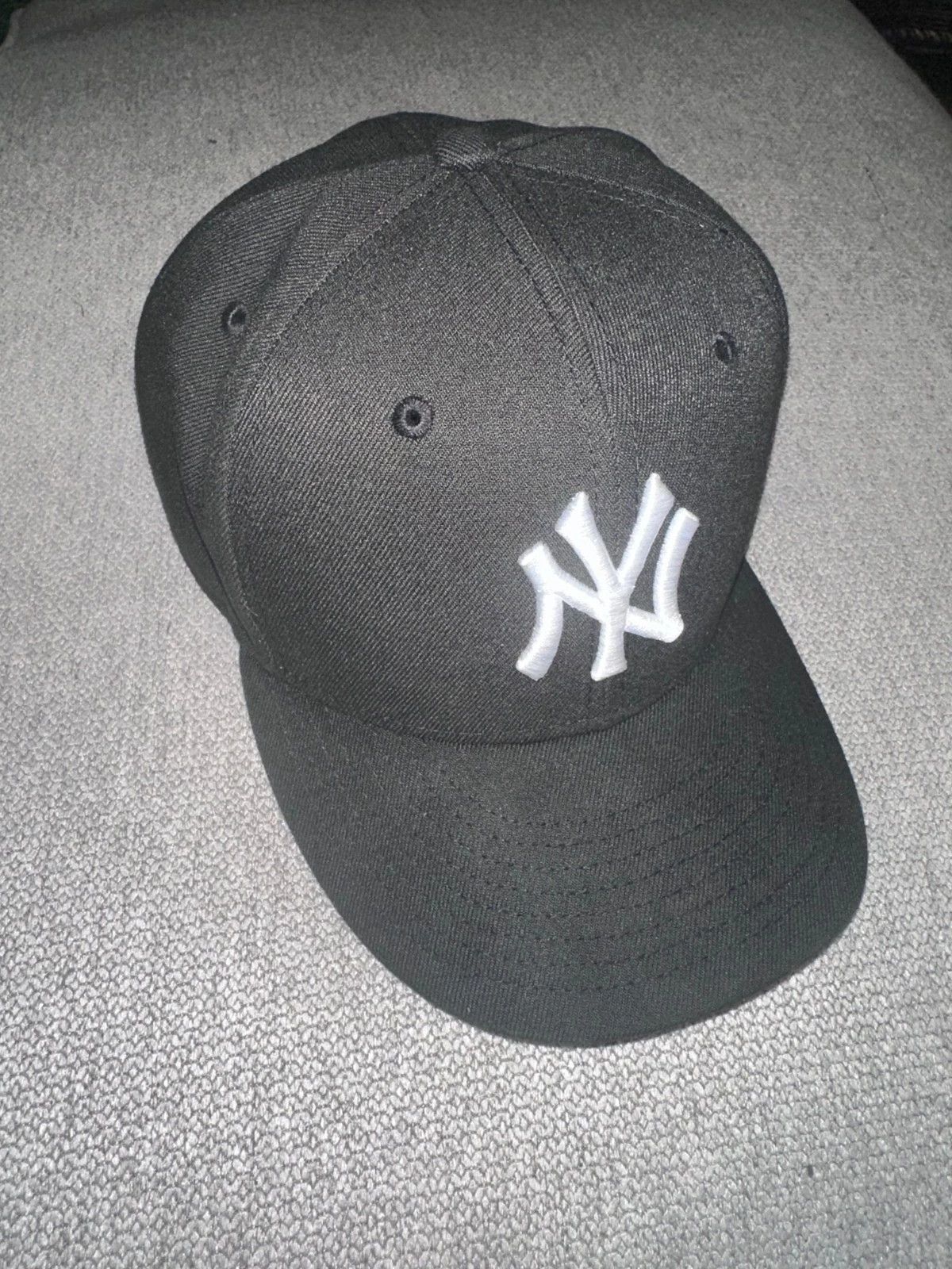 New Era New Era NY Yankees Black/White 59FIFTY Cap SIZE 7 1/2 Size ONE SIZE - 1 Thumbnail