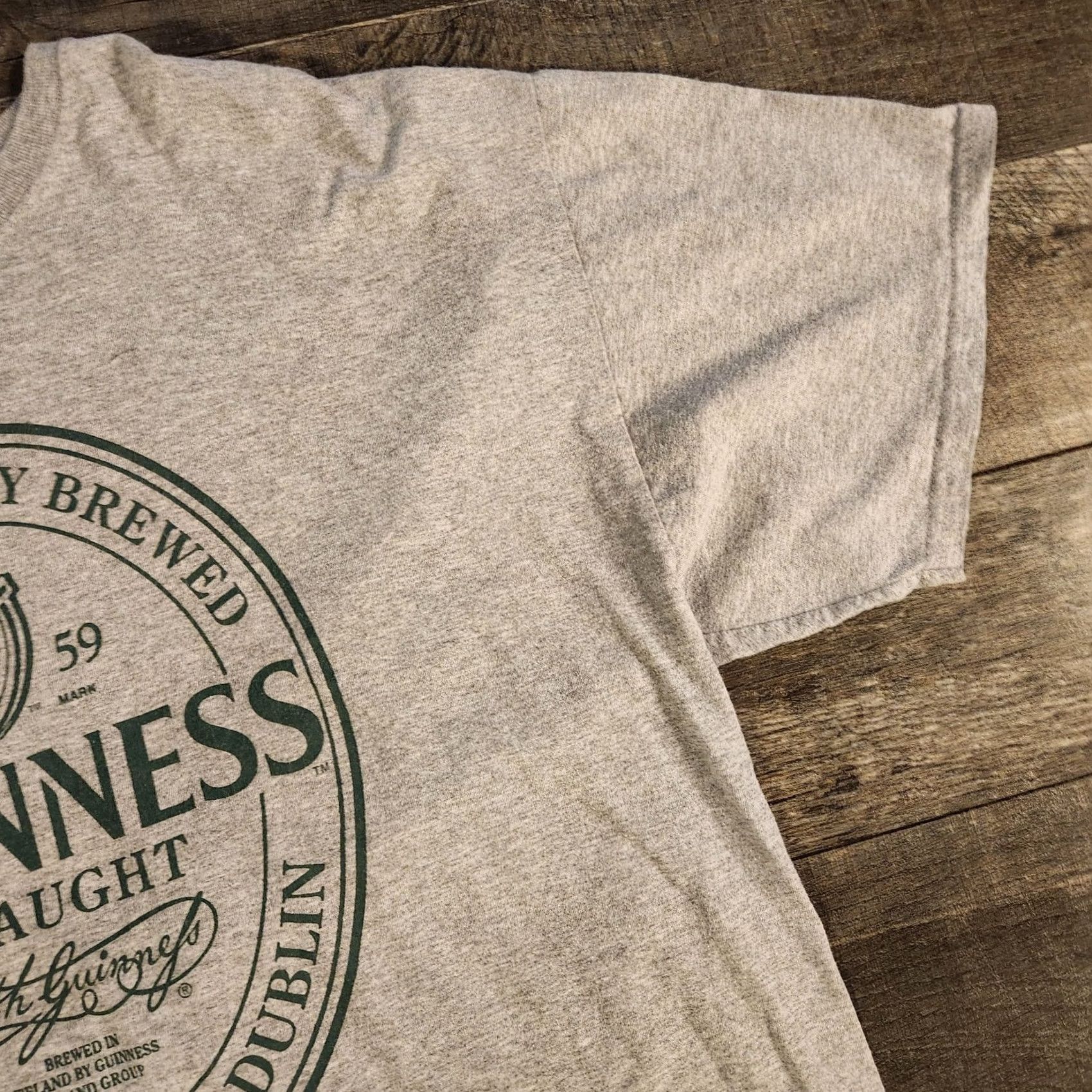 Vintage Guinness Draught Beer T Shirt Tee Mens XL Gray Short Sleeve Irish Ireland Brewer Men Shirt Size US XL / EU 56 / 4 - 3 Thumbnail