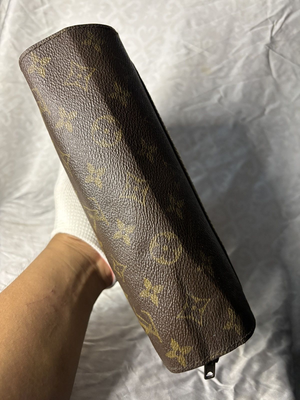 Louis Vuitton (very worn) Louis Vuitton Cluth Bag Vintage Size ONE SIZE - 4 Thumbnail