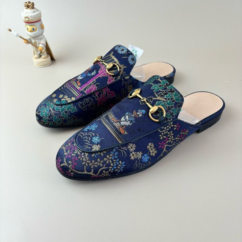 Gucci Gucci Floral Print Mules with Gold Accents Size US 7.5 / EU 40-41 - 1 Thumbnail